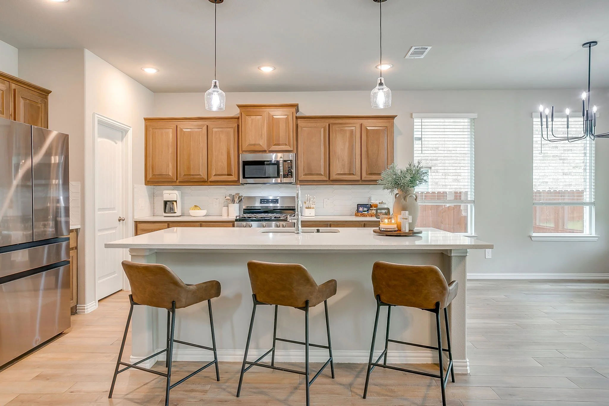 1303 Hickory Ln (14 of 47).jpg