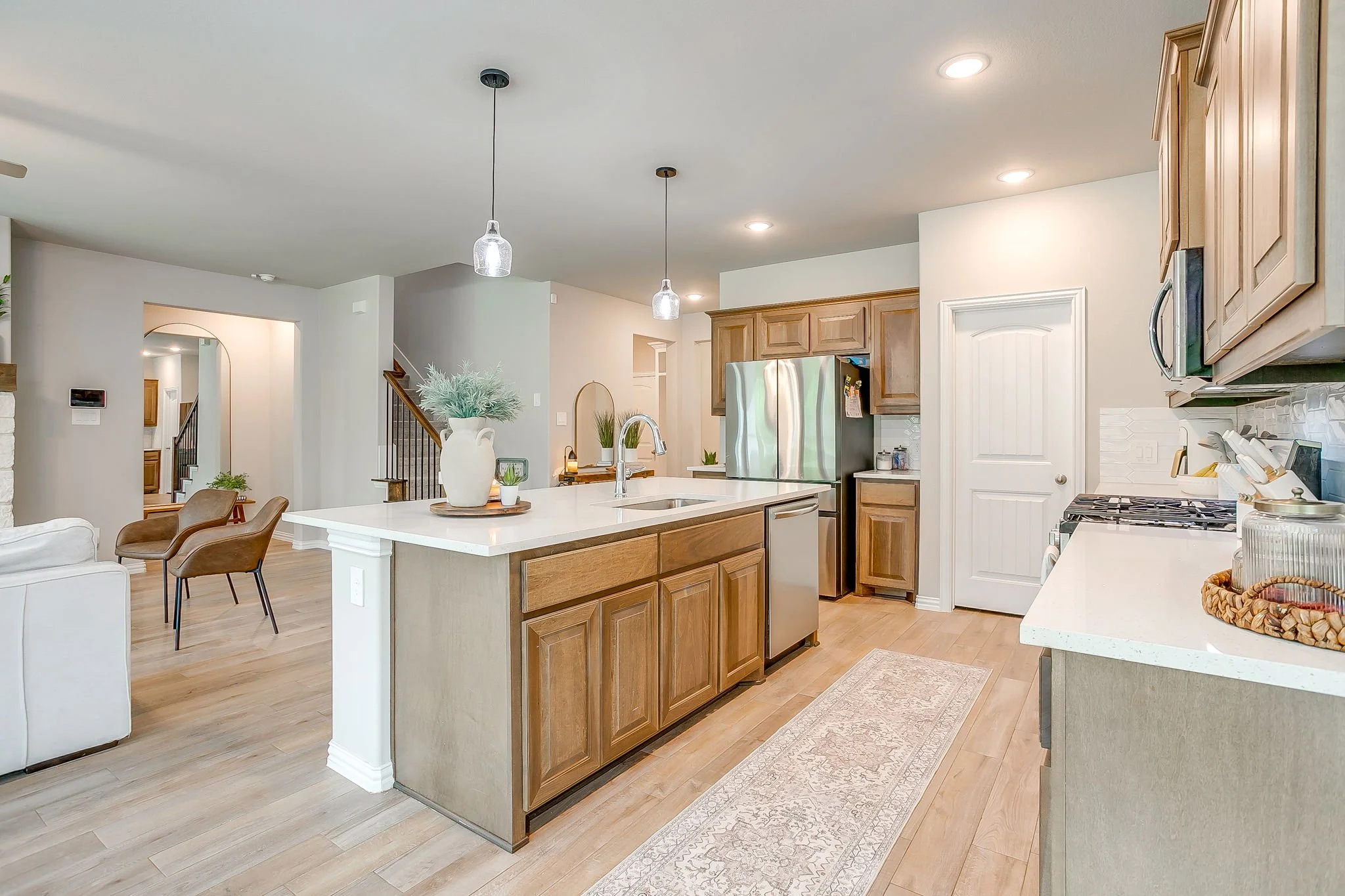 1303 Hickory Ln (16 of 47).jpg
