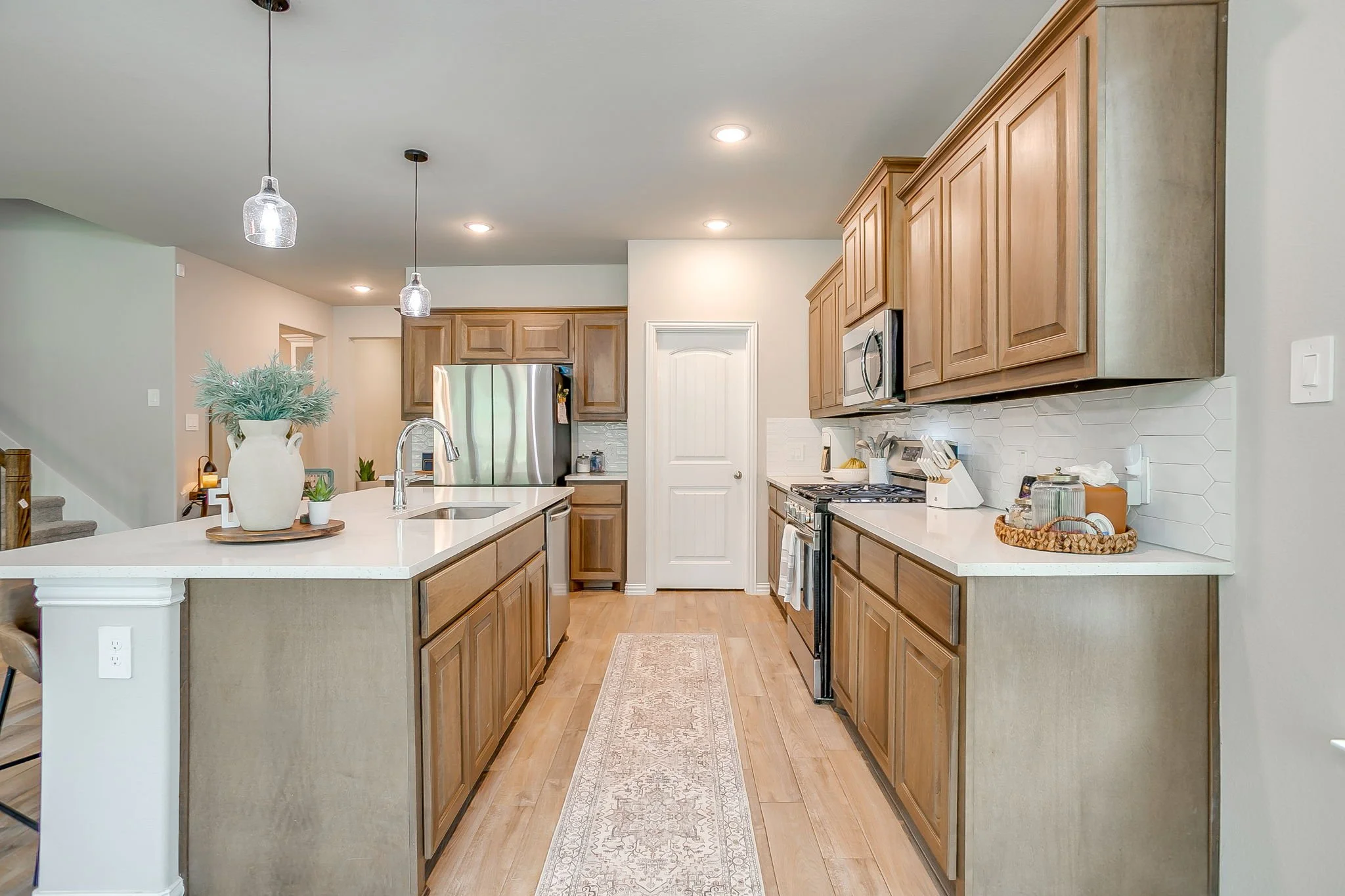 1303 Hickory Ln (17 of 47).jpg