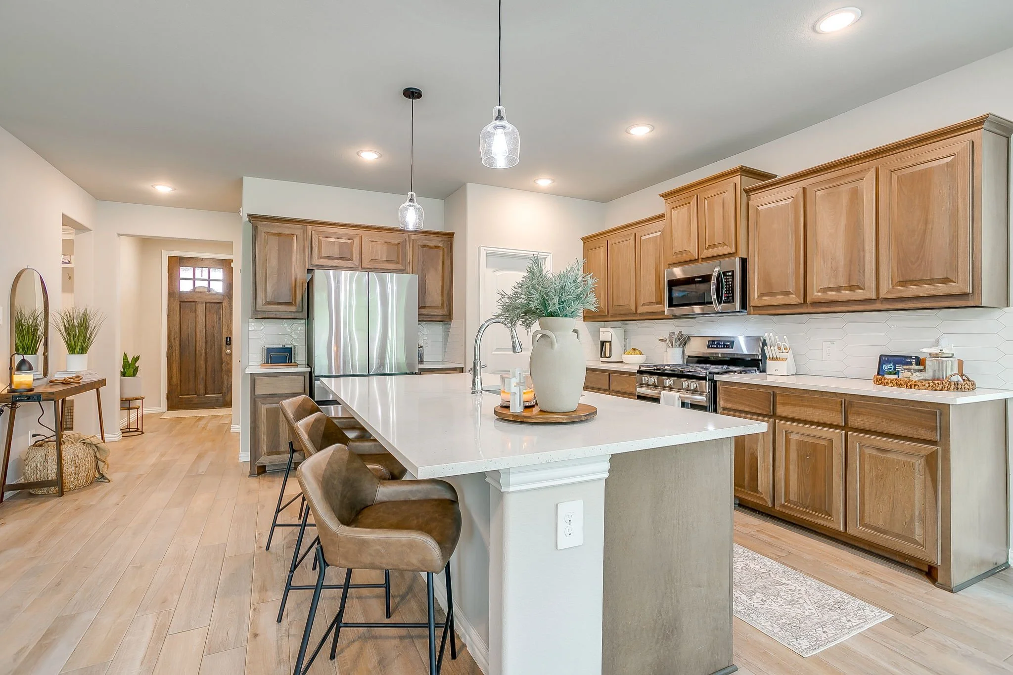1303 Hickory Ln (18 of 47).jpg