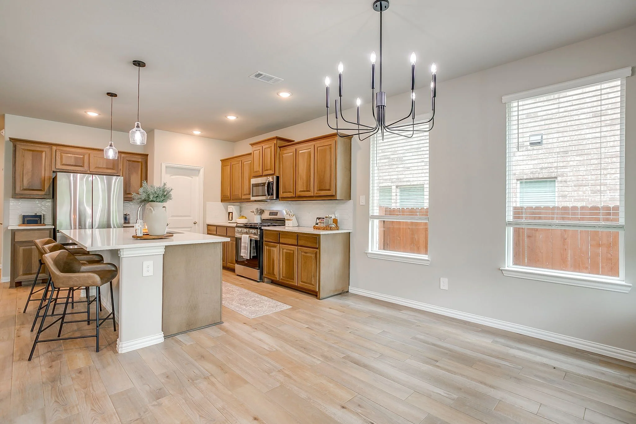 1303 Hickory Ln (20 of 47).jpg