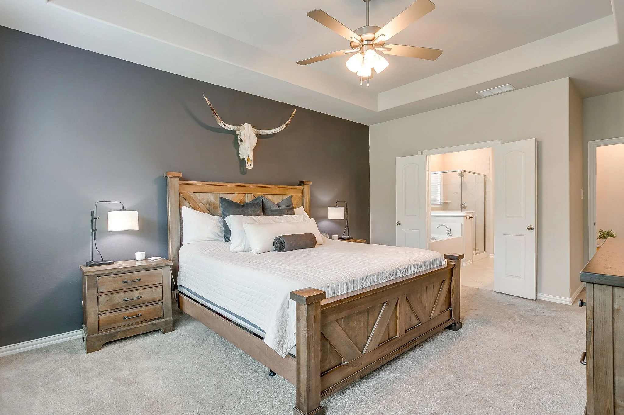 1303 Hickory Ln (29 of 47).jpg