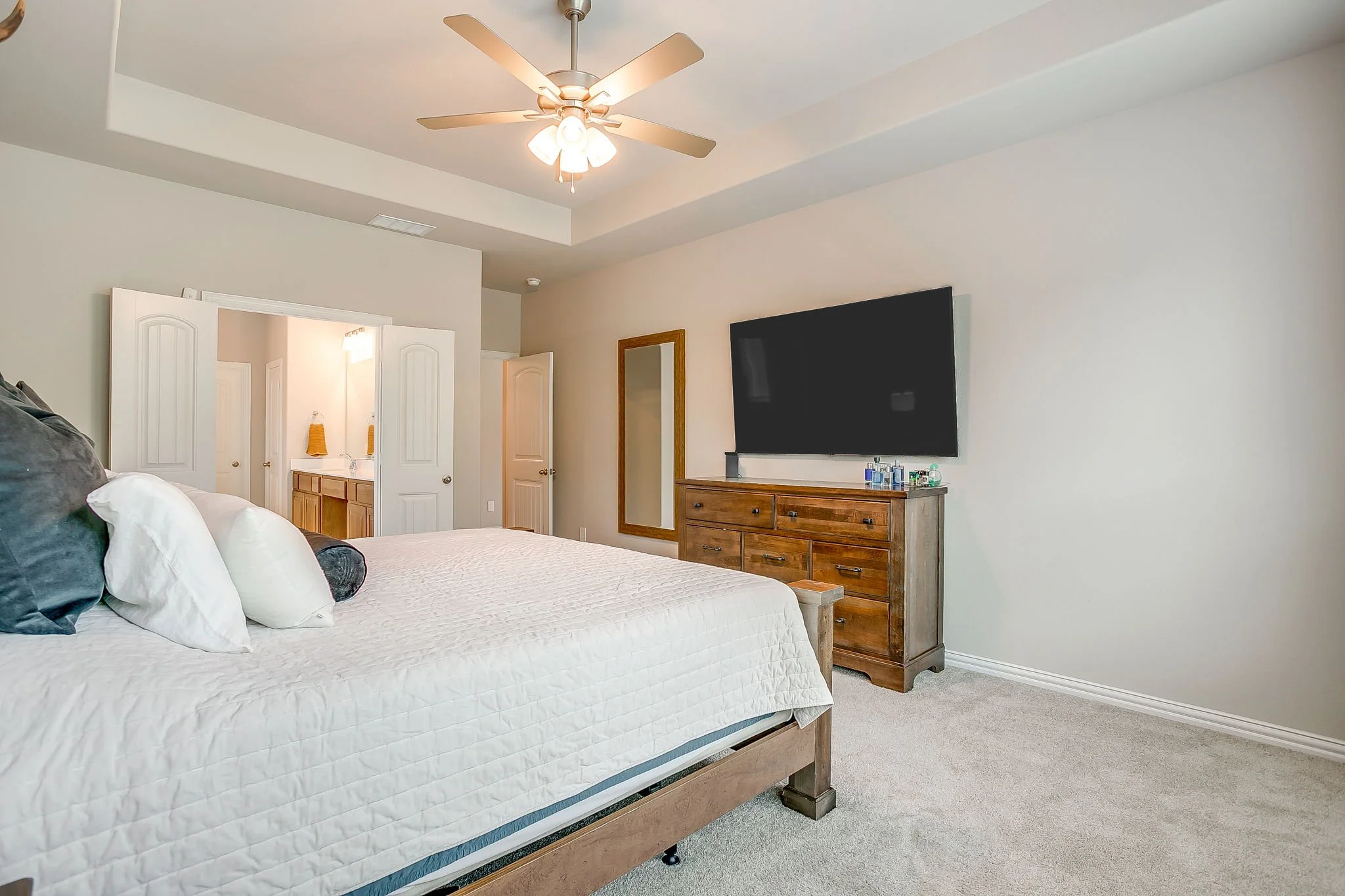 1303 Hickory Ln (30 of 47).jpg