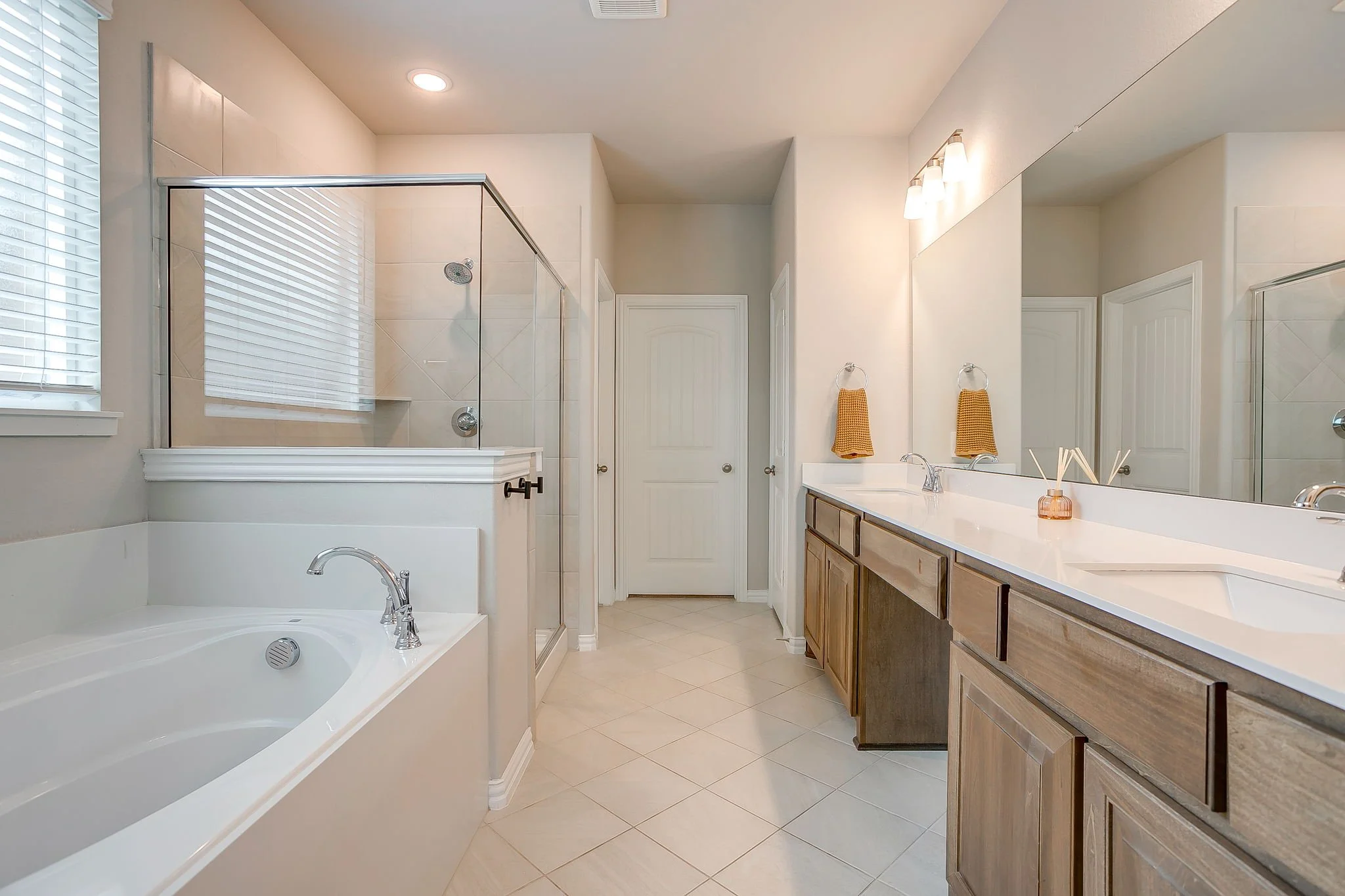 1303 Hickory Ln (32 of 47).jpg