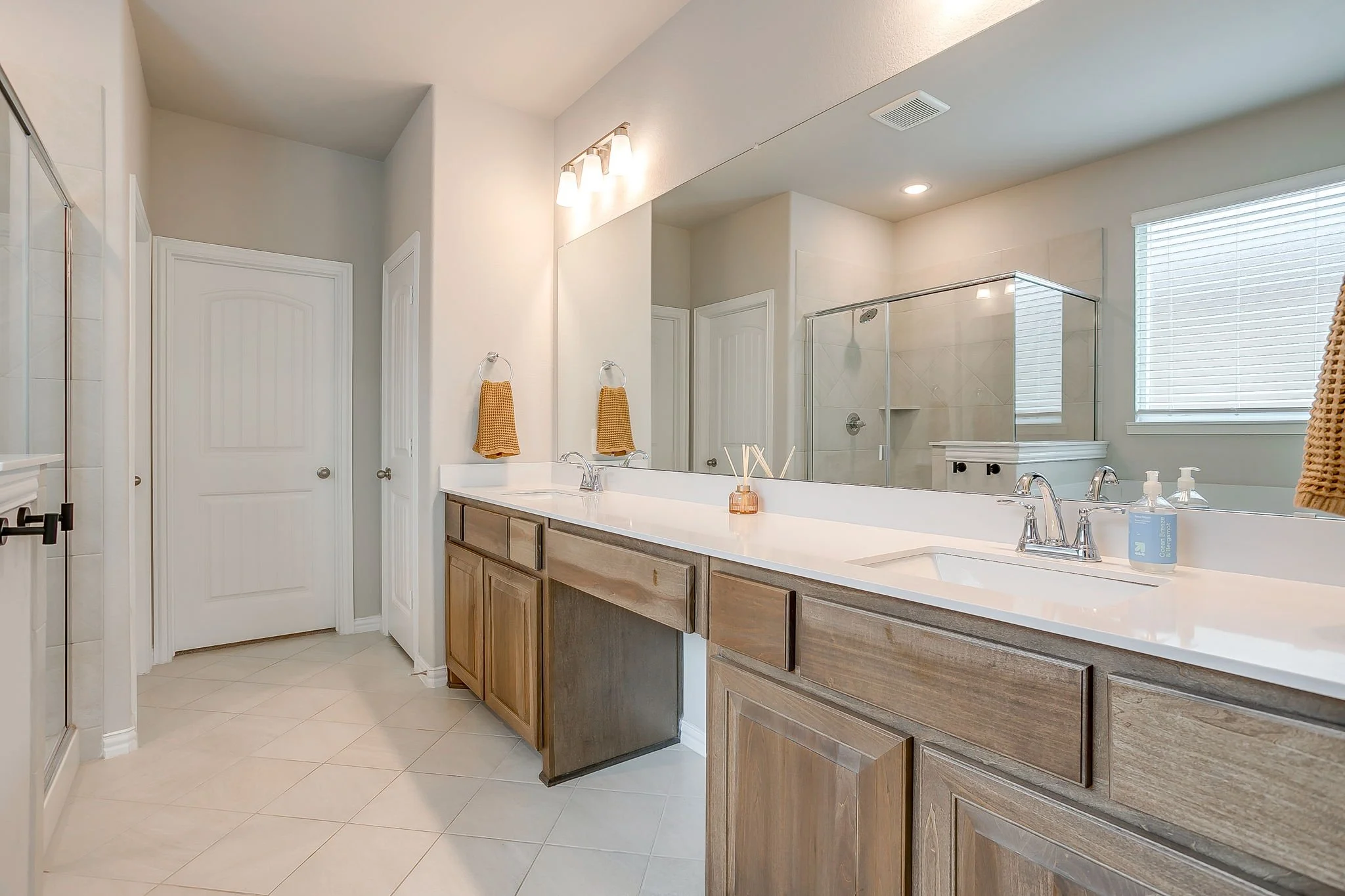 1303 Hickory Ln (33 of 47).jpg