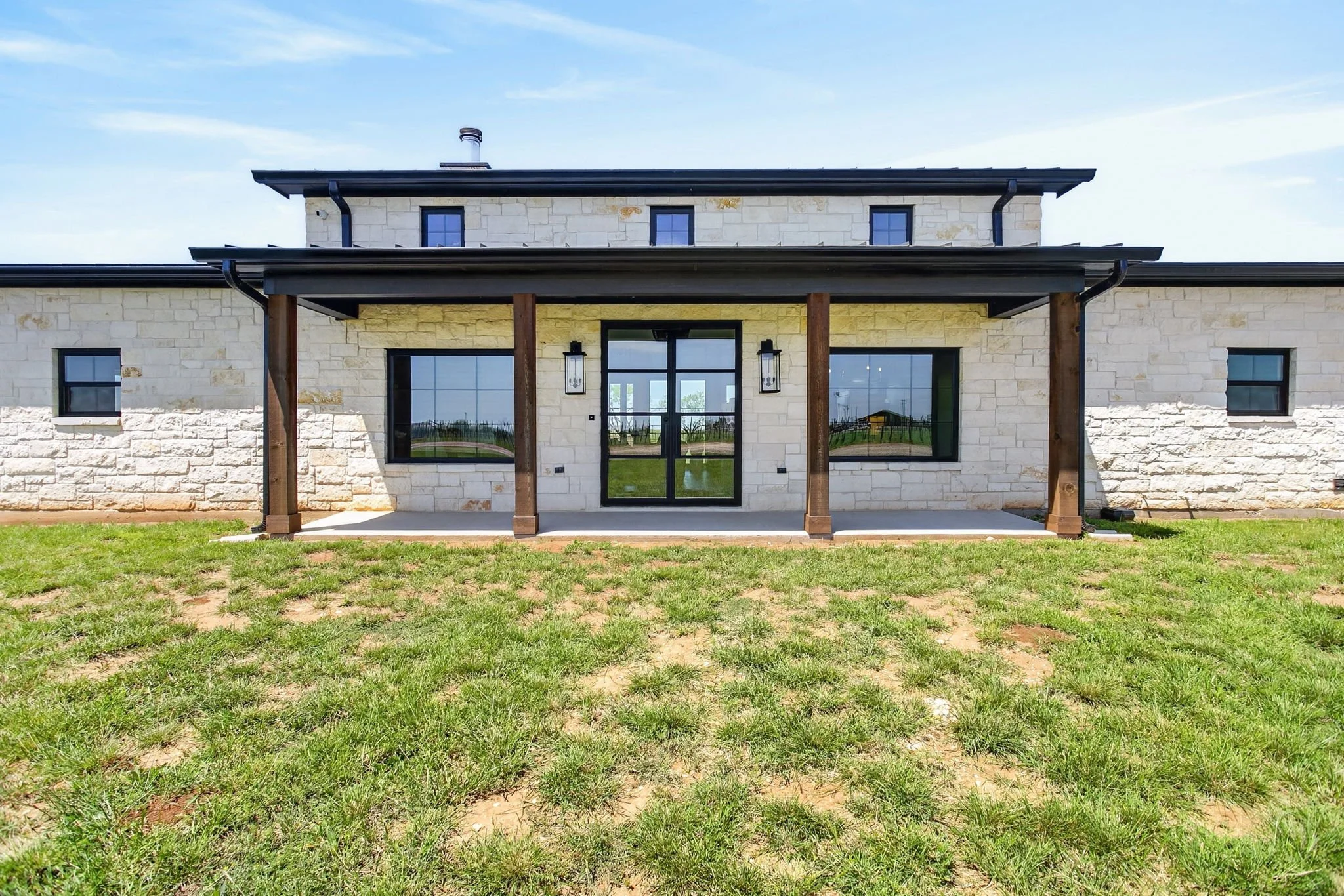 6384 US-281 South (5 of 70).jpg