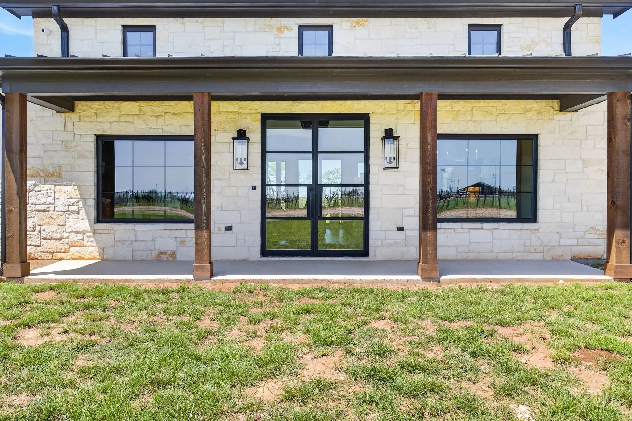 6384 US-281 South (6 of 70).jpg