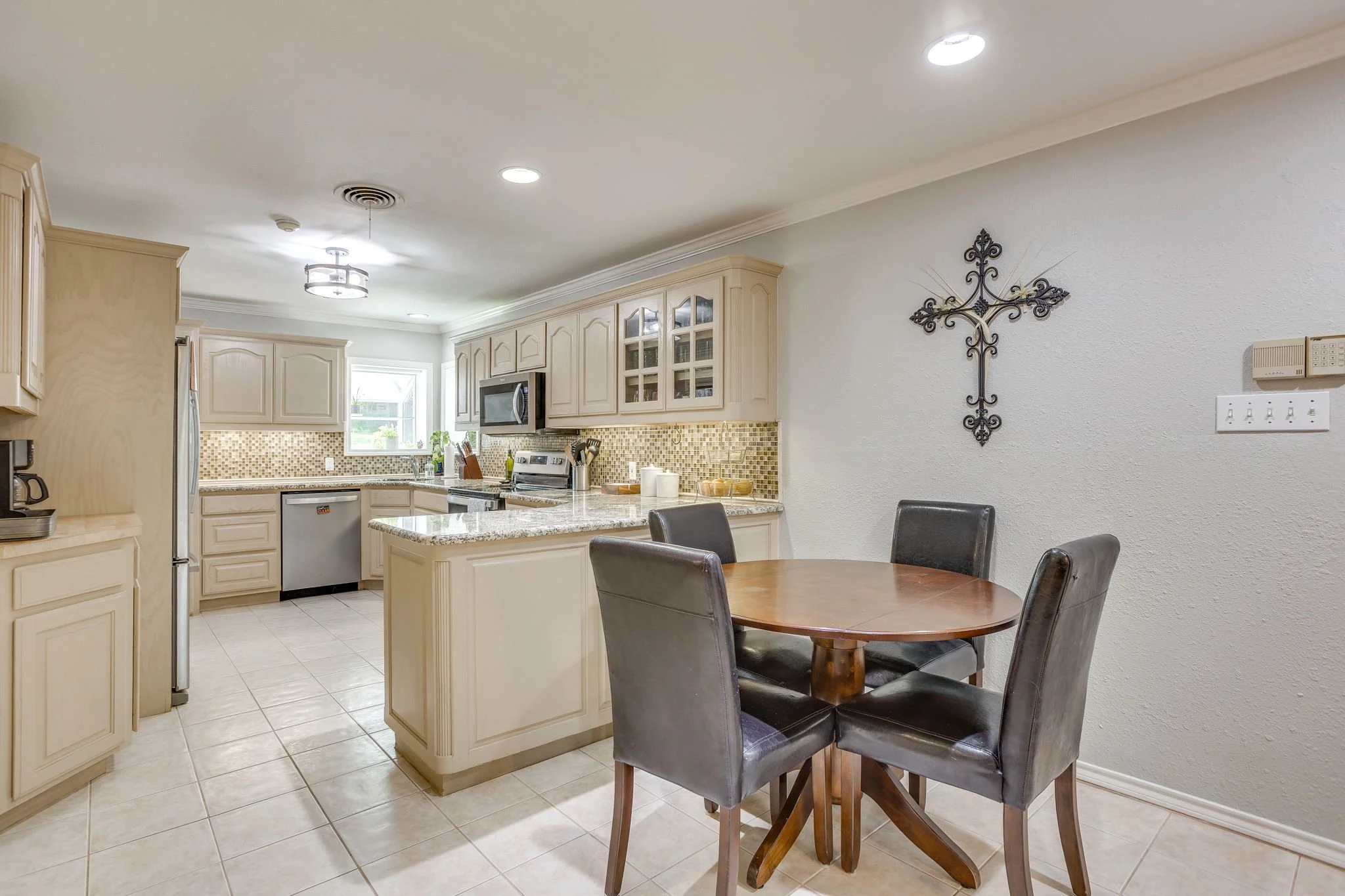 6424 Dakar Rd (17 of 47).jpg