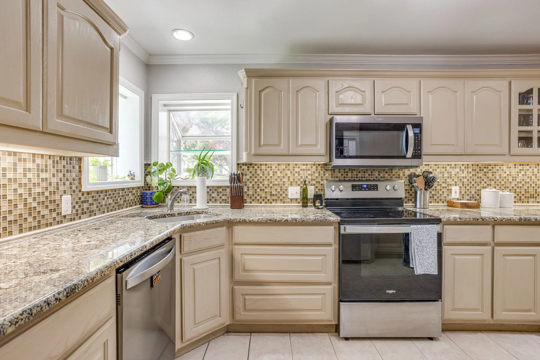 6424 Dakar Rd (23 of 47).jpg