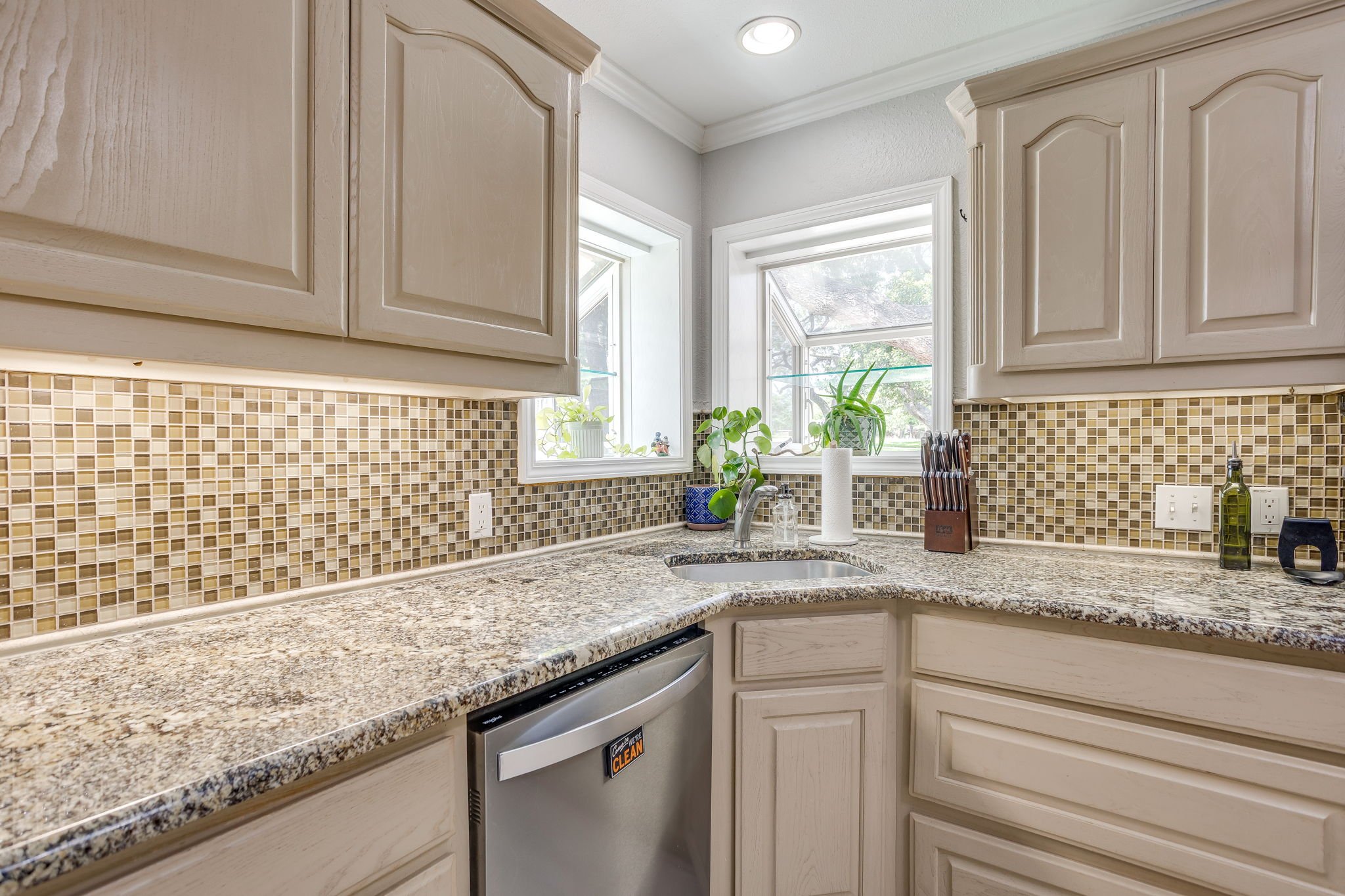 6424 Dakar Rd (24 of 47).jpg
