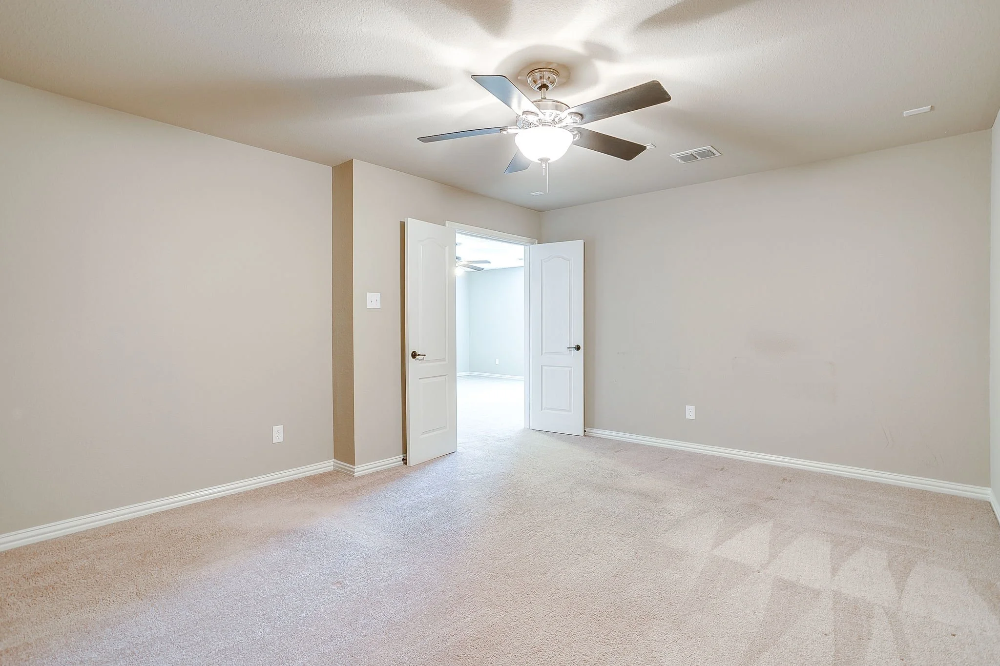 1537 Silverstone Dr (36 of 47).jpg