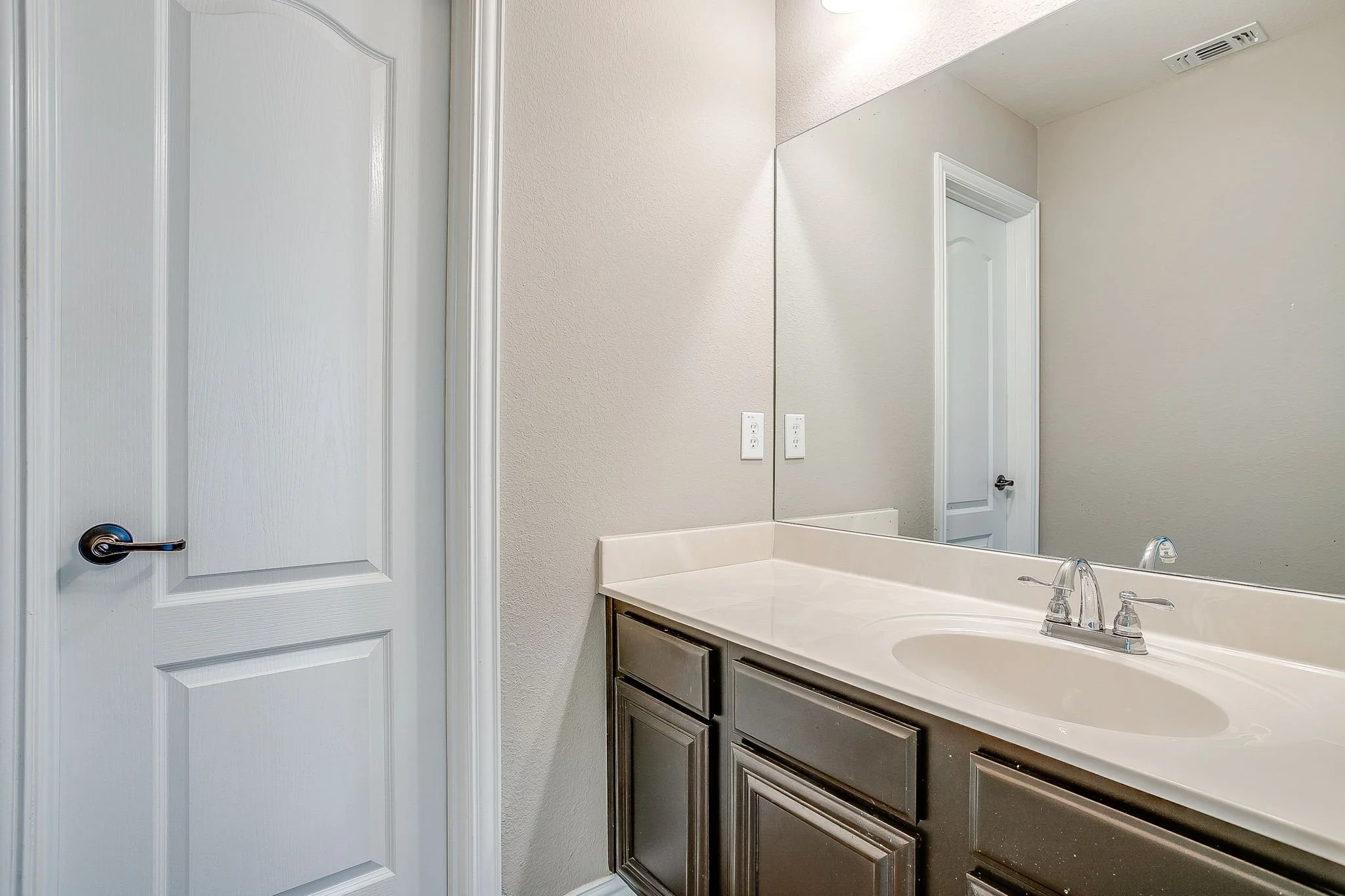 1537 Silverstone Dr (39 of 47).jpg