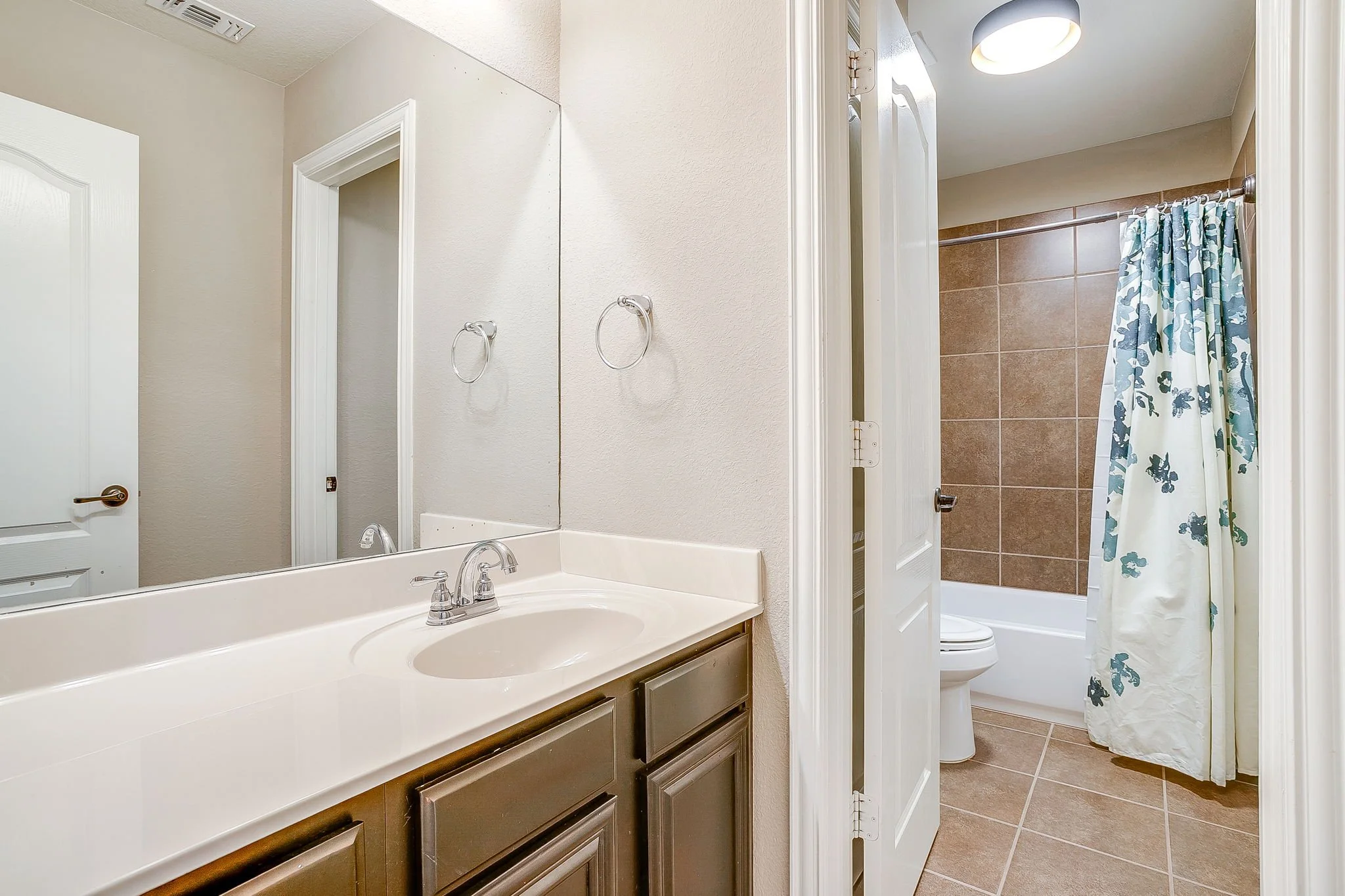1537 Silverstone Dr (40 of 47).jpg