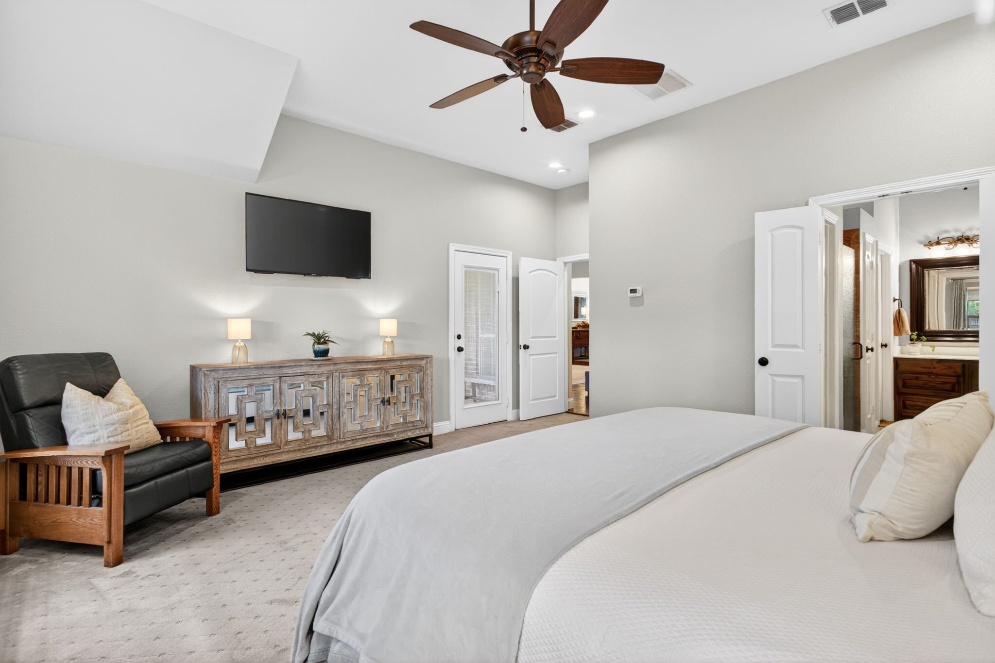 200 Golden Arrow Dr (40 of 61).jpg