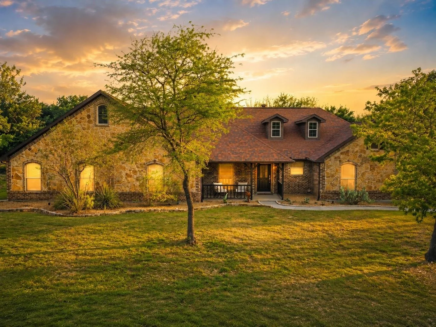 NEW PRICE!!! 125 Miramar Circle, Weatherford, Texas 76085