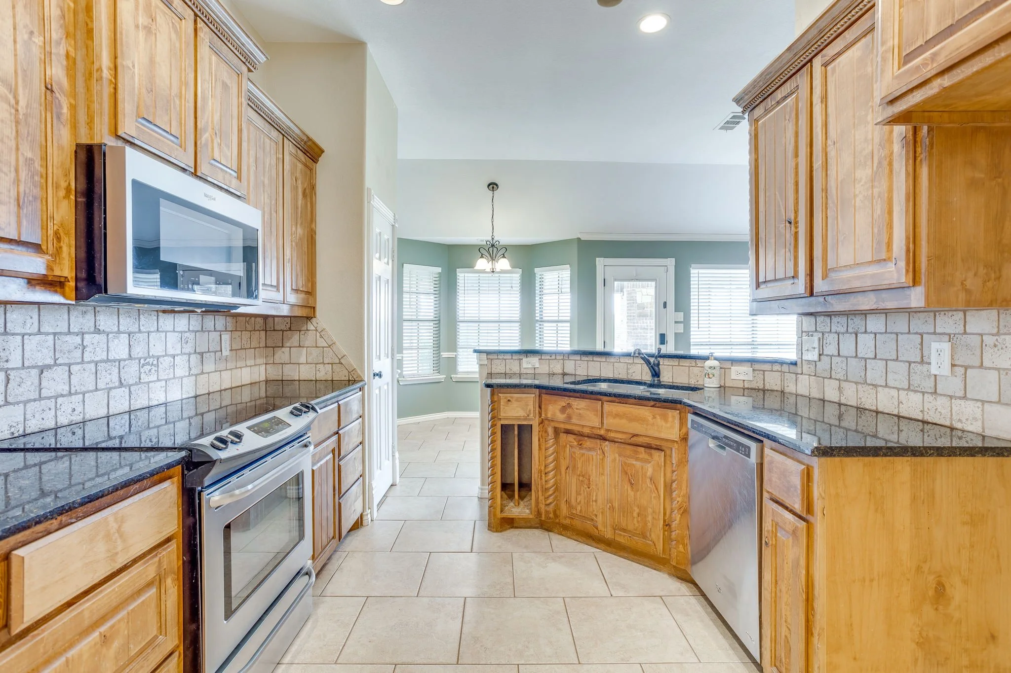 155 Cornerstone Ln (21 of 48).jpg