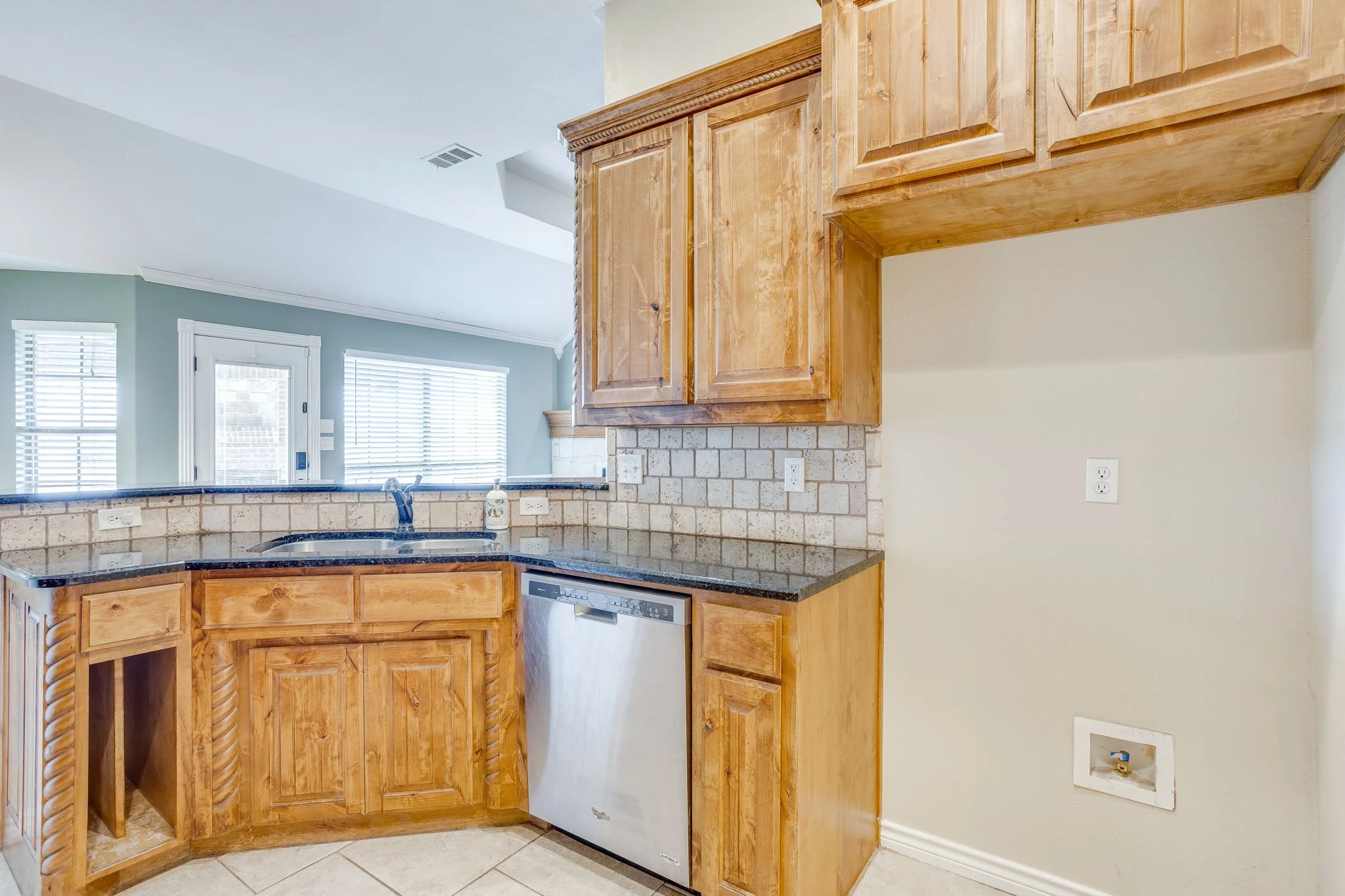 155 Cornerstone Ln (22 of 48).jpg