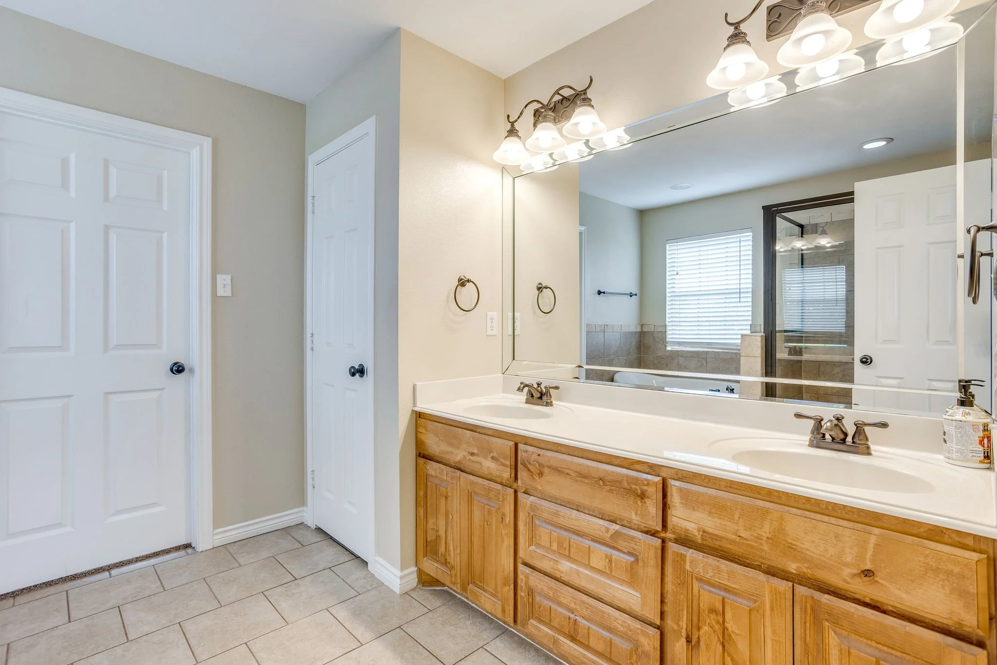 155 Cornerstone Ln (26 of 48).jpg