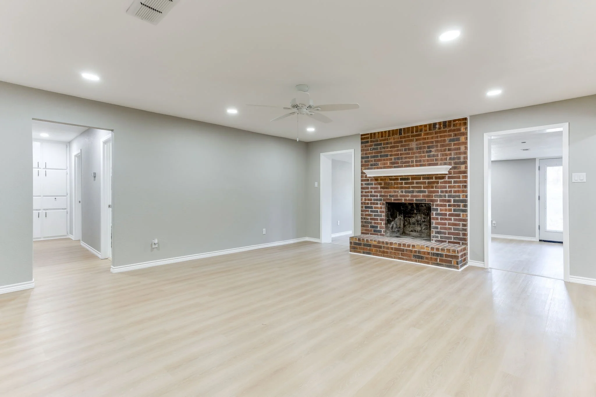 2709 Springbrooke Dr (8 of 49).jpg