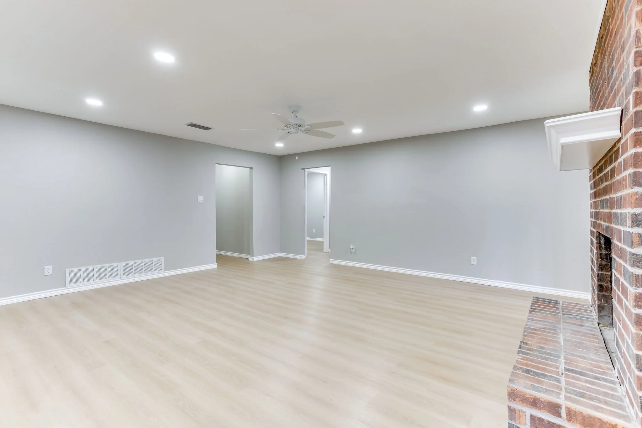 2709 Springbrooke Dr (9 of 49).jpg
