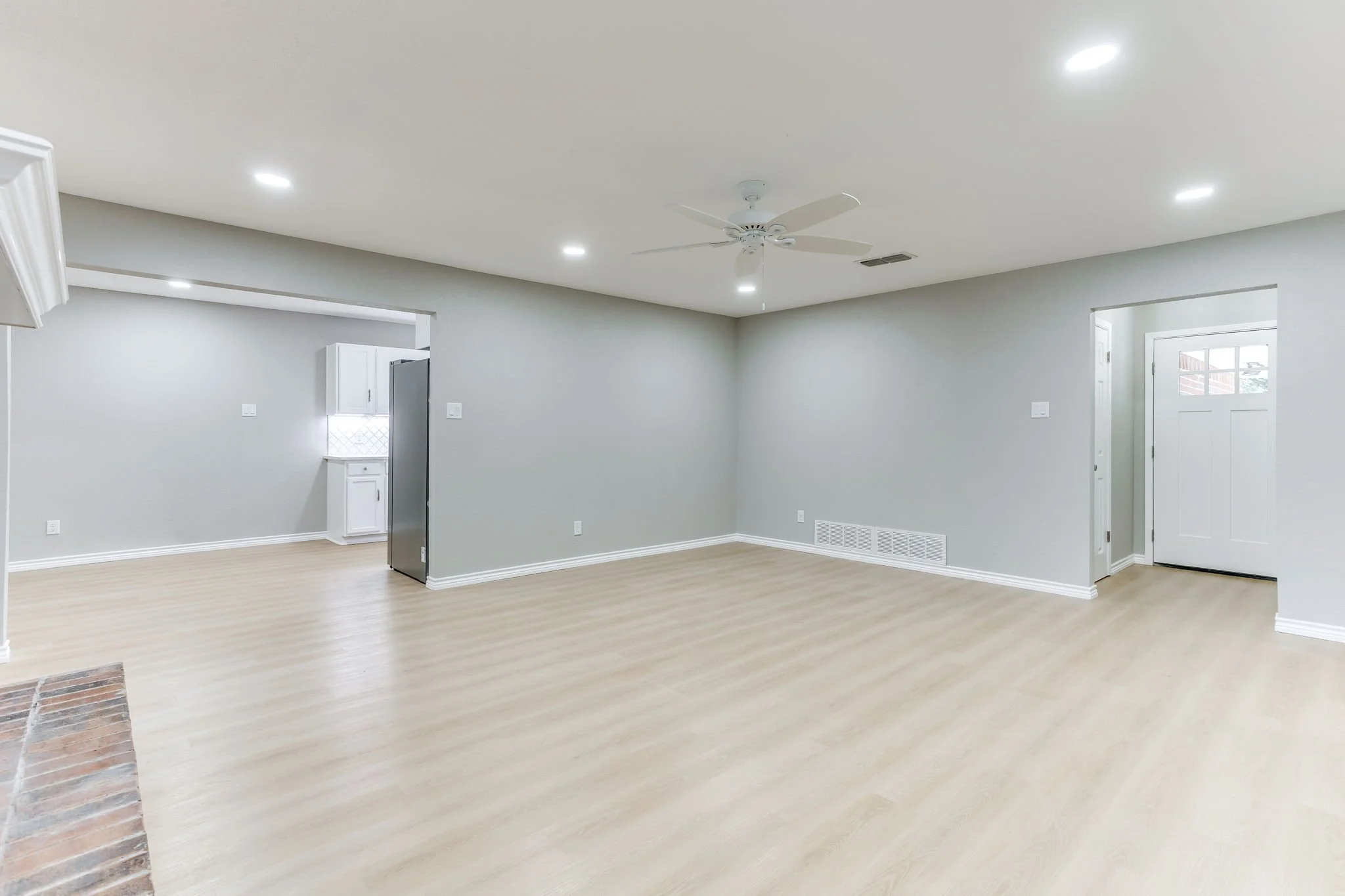 2709 Springbrooke Dr (10 of 49).jpg