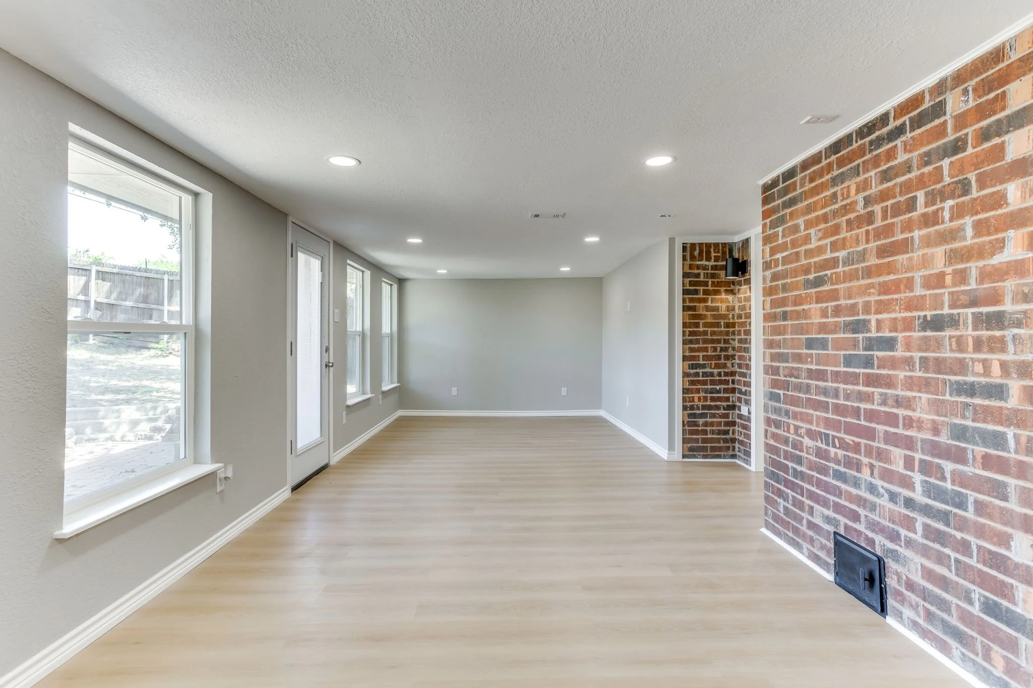 2709 Springbrooke Dr (12 of 49).jpg