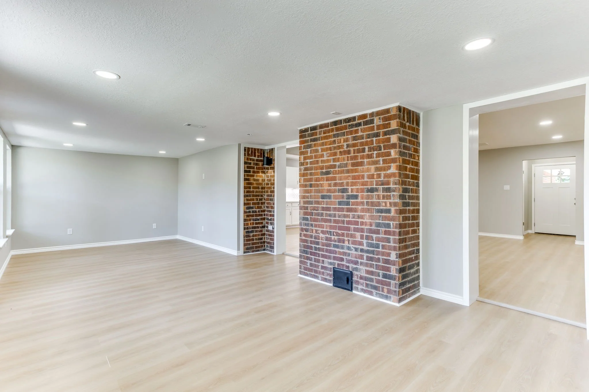 2709 Springbrooke Dr (13 of 49).jpg
