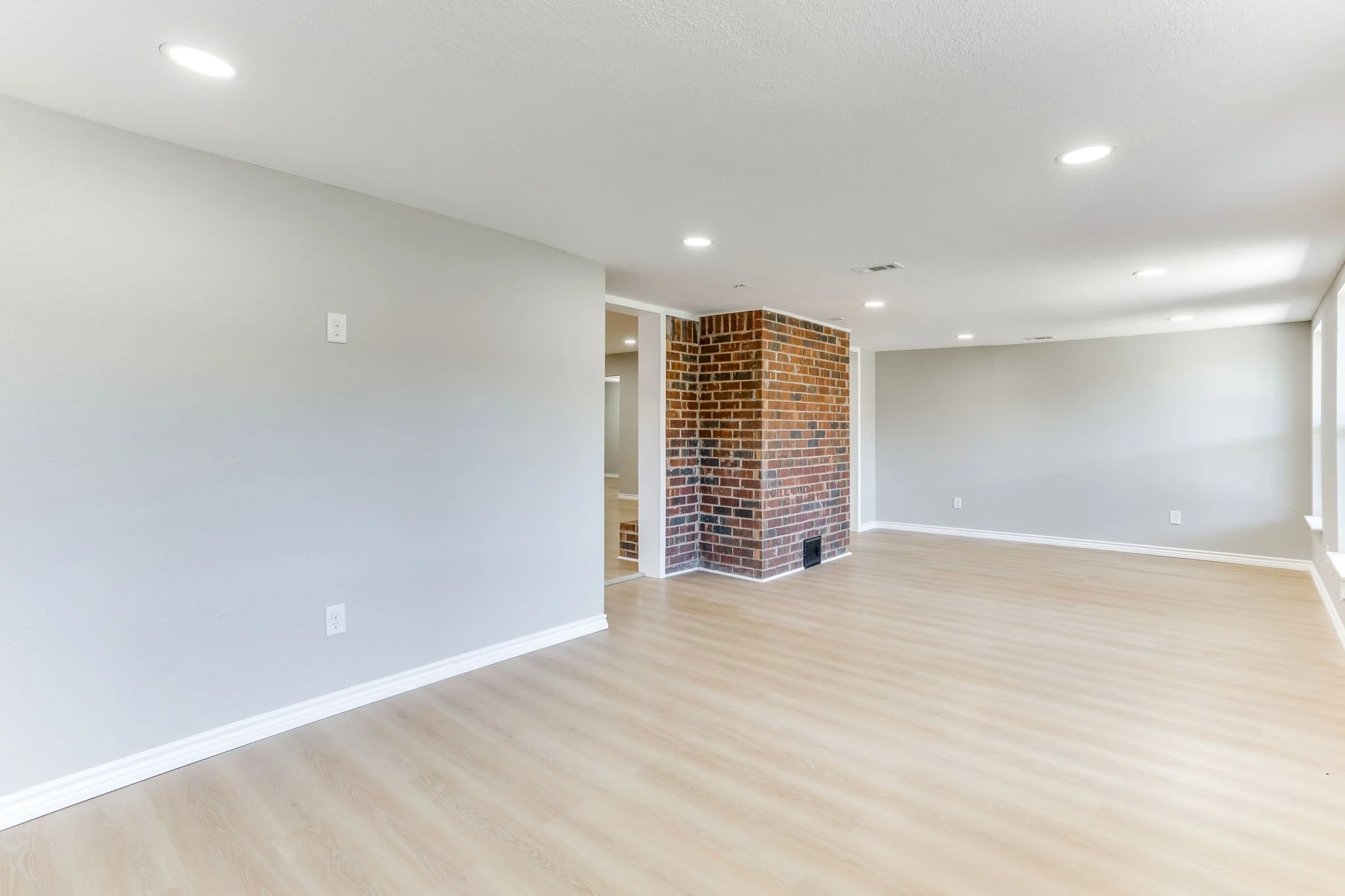 2709 Springbrooke Dr (14 of 49).jpg