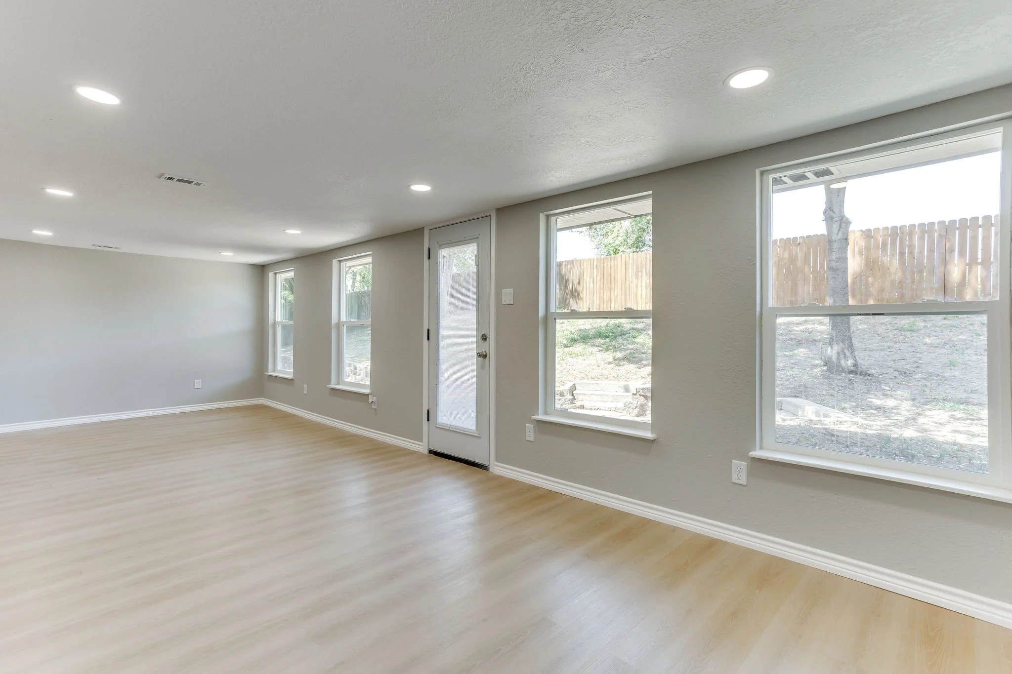 2709 Springbrooke Dr (15 of 49).jpg
