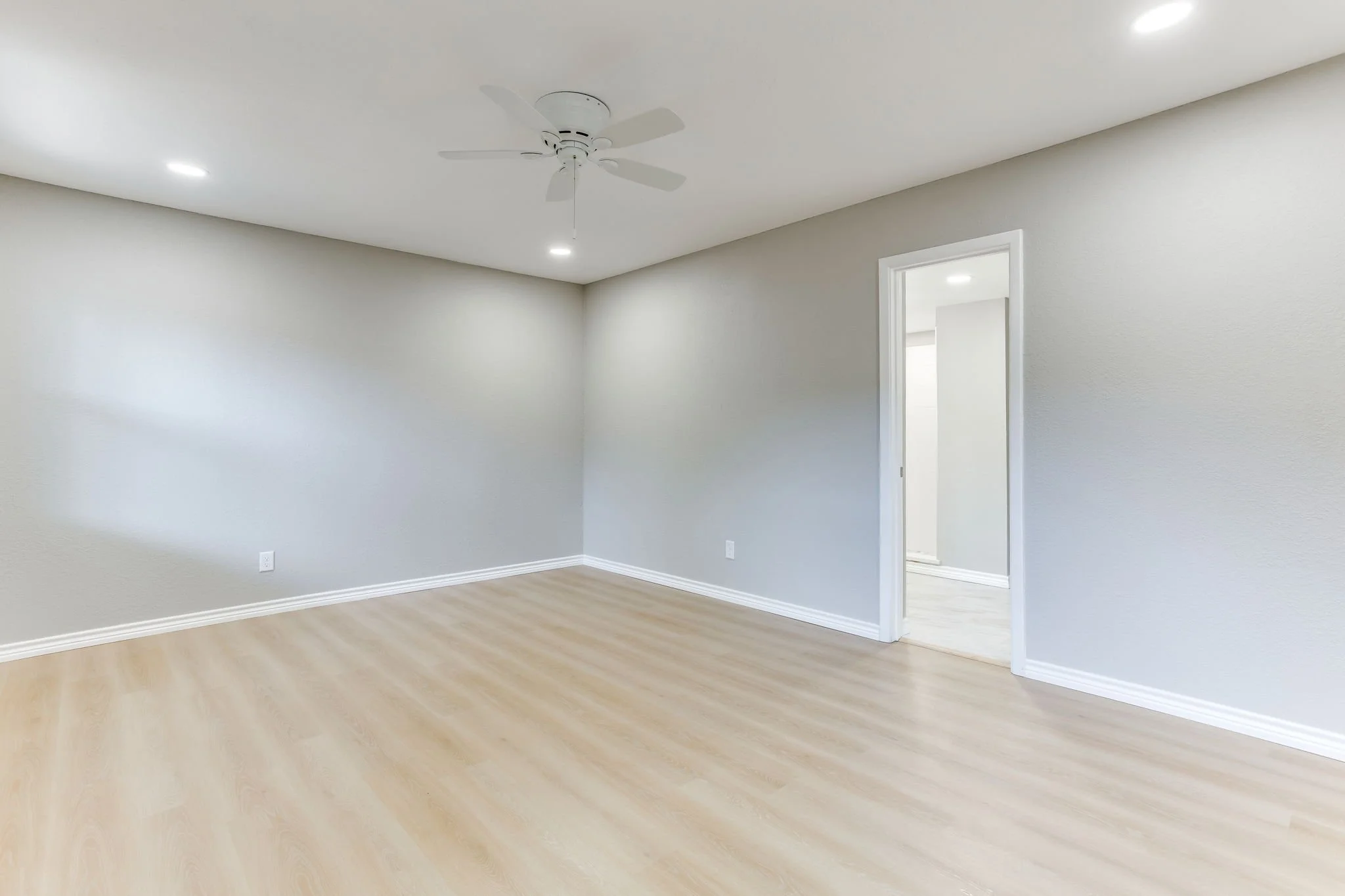 2709 Springbrooke Dr (28 of 49).jpg