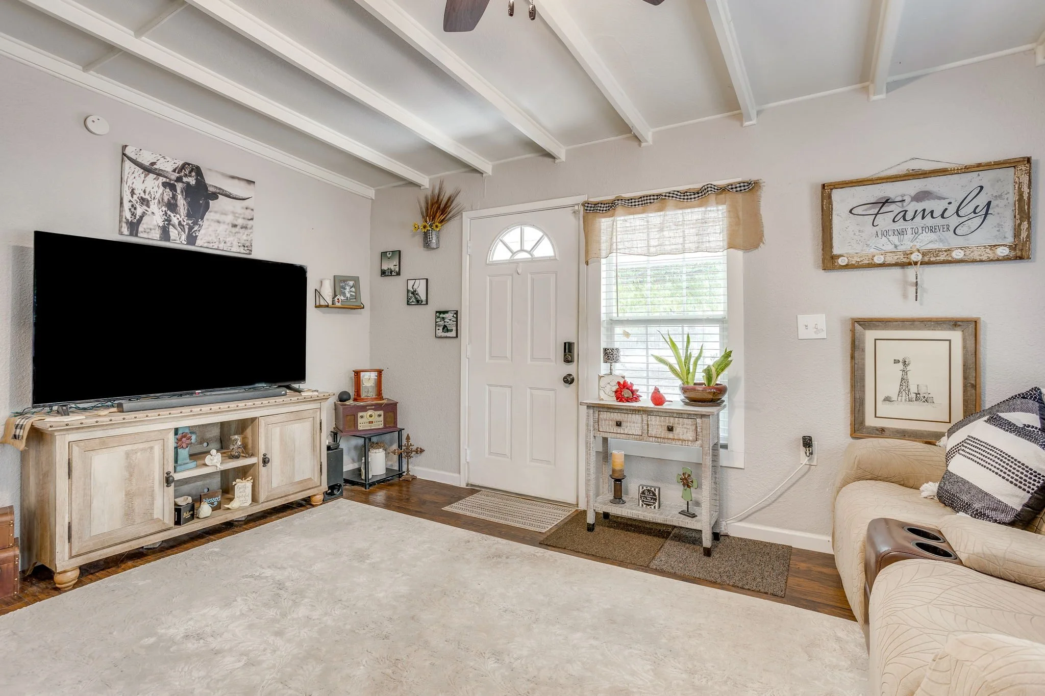 404 Calgary Rd (13 of 43).jpg