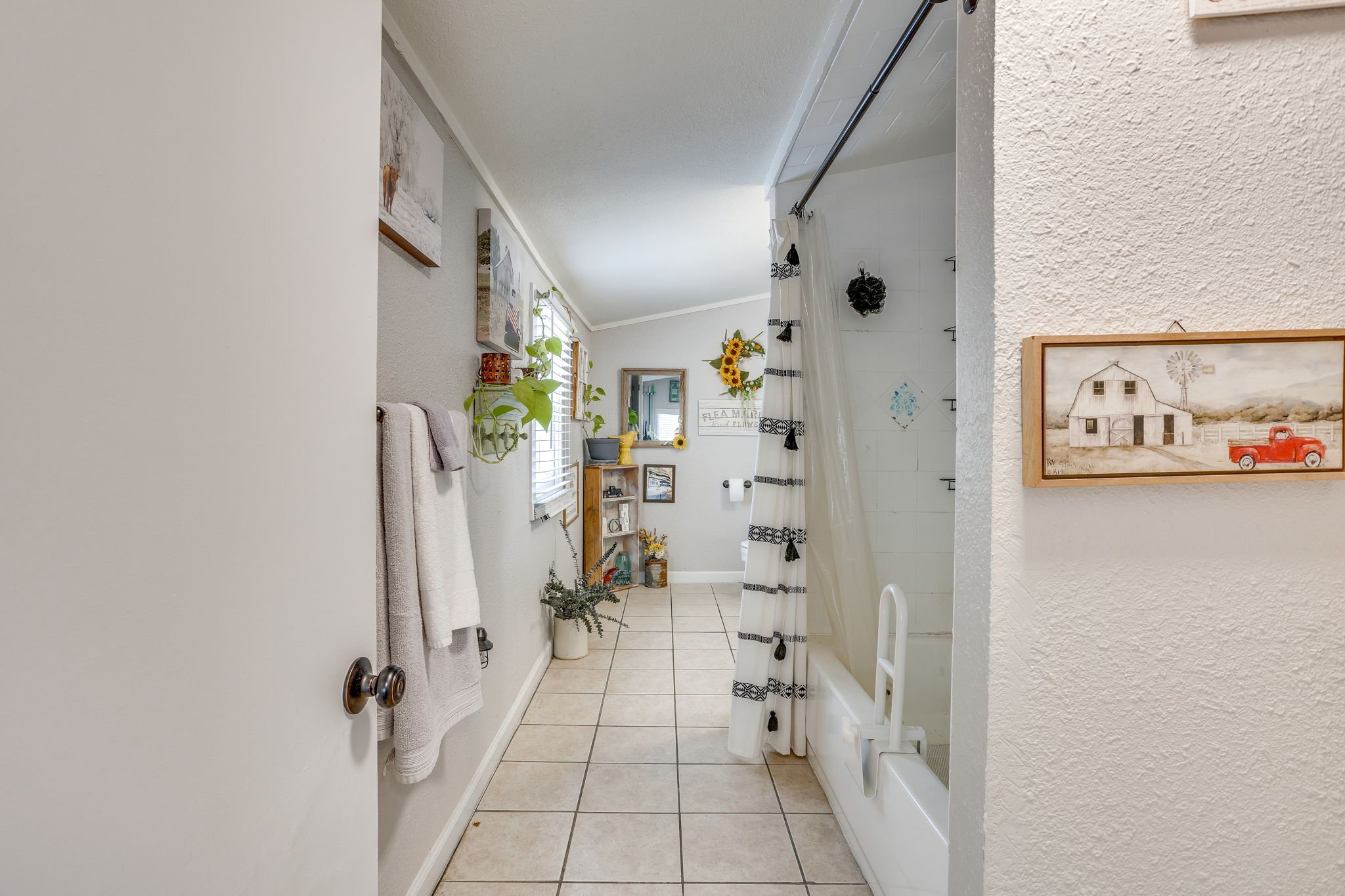 404 Calgary Rd (25 of 43).jpg