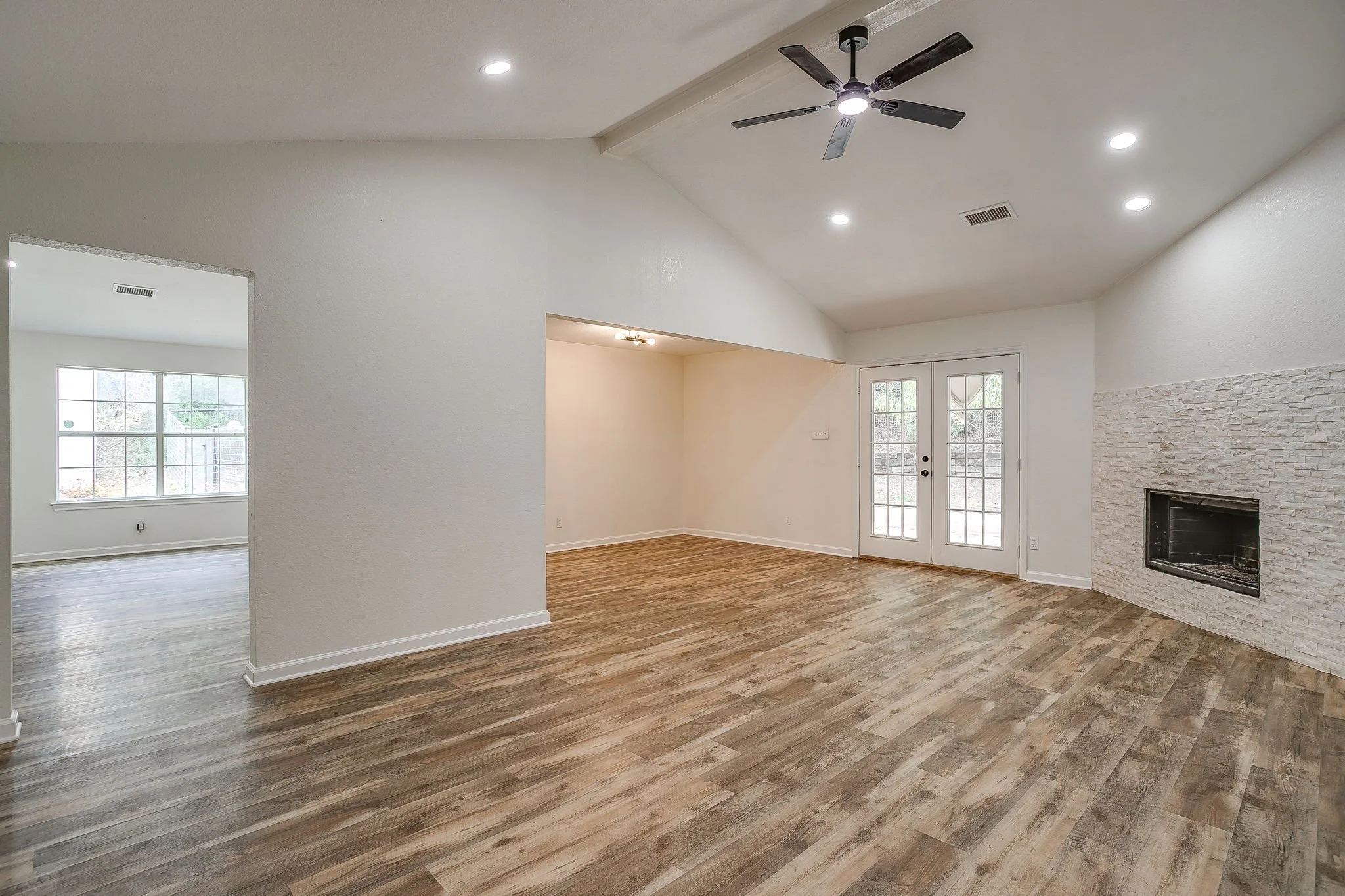 120 Hillside Ct (8 of 46).jpg