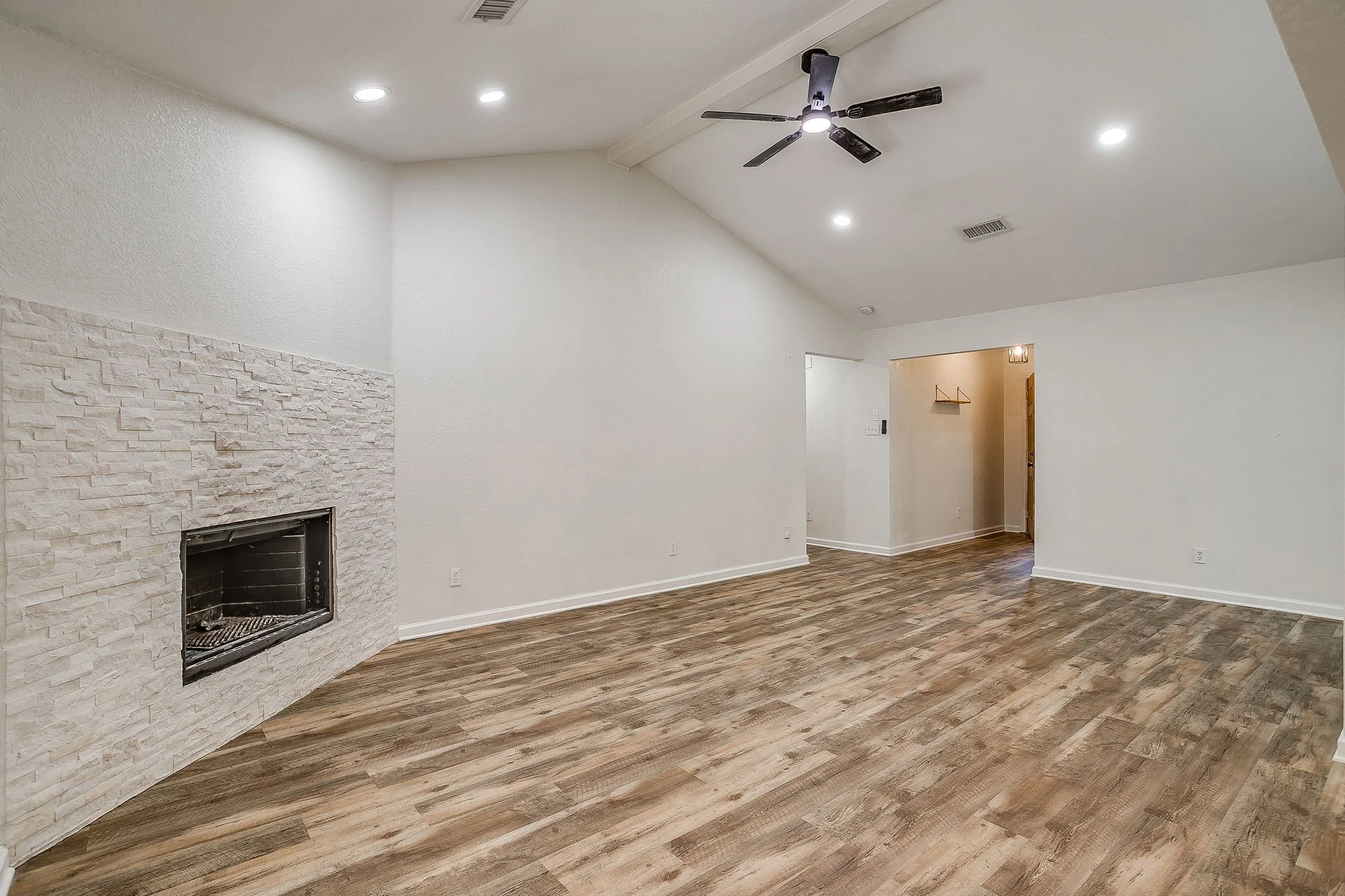120 Hillside Ct (11 of 46).jpg