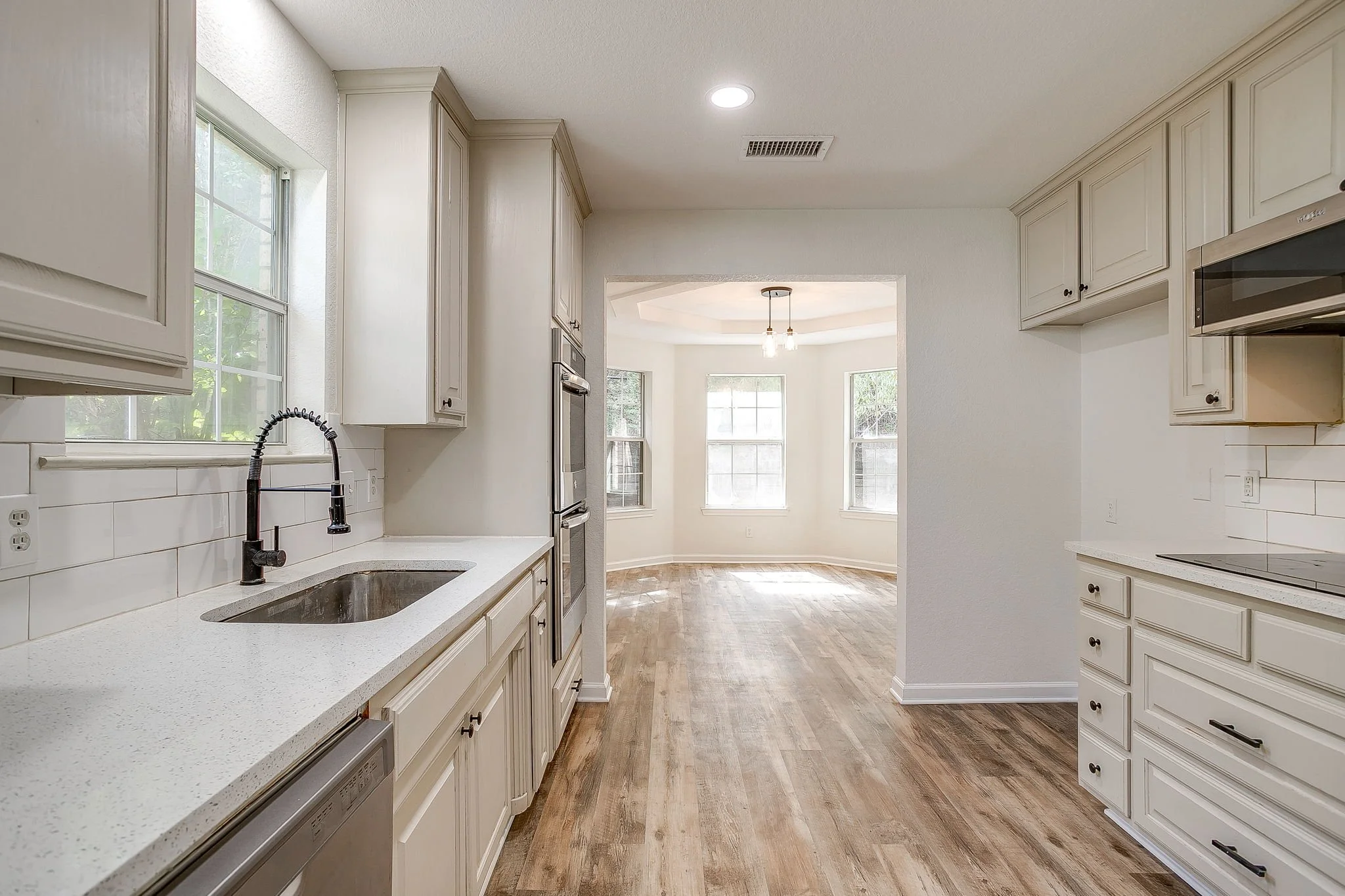 120 Hillside Ct (20 of 46).jpg