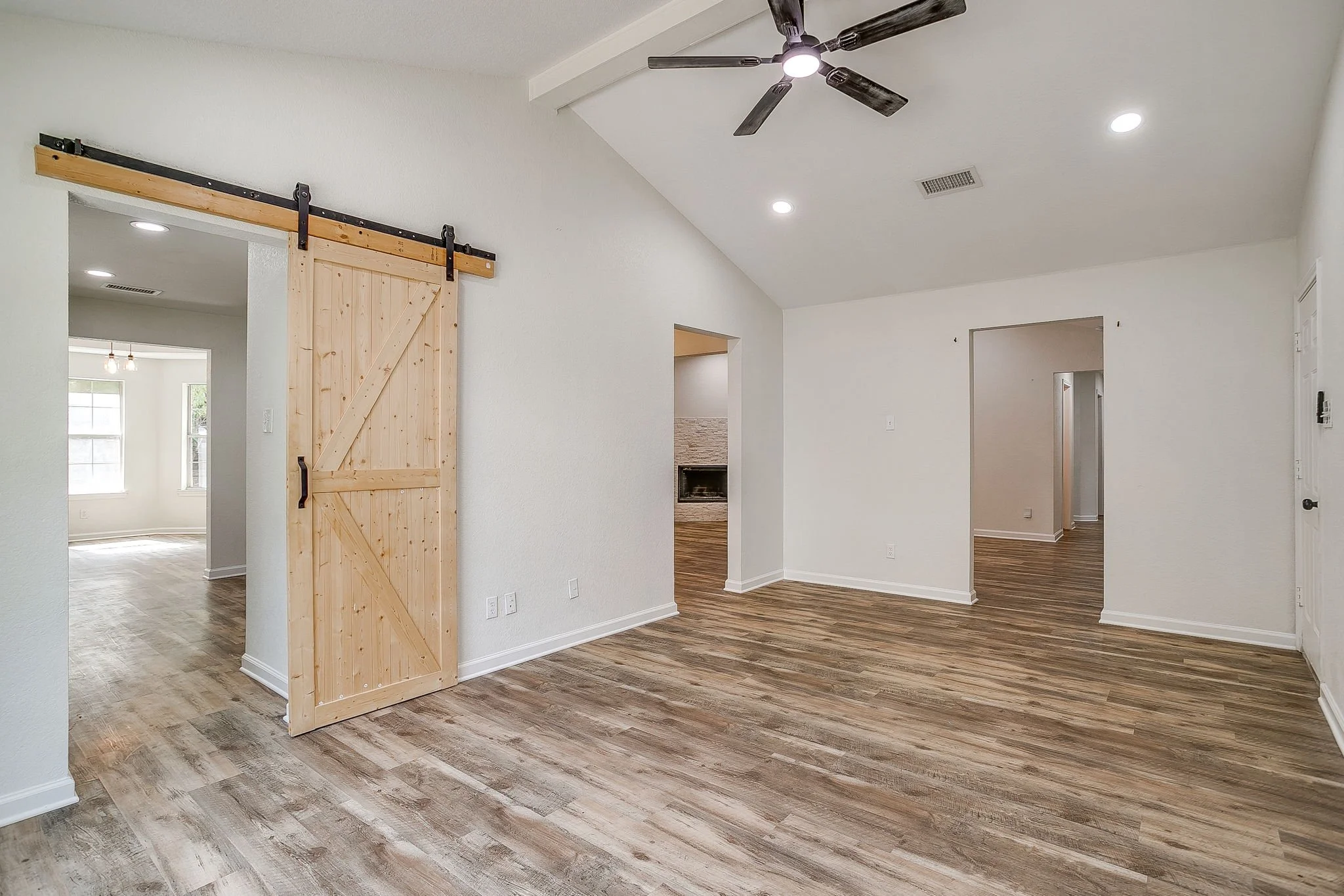 120 Hillside Ct (22 of 46).jpg