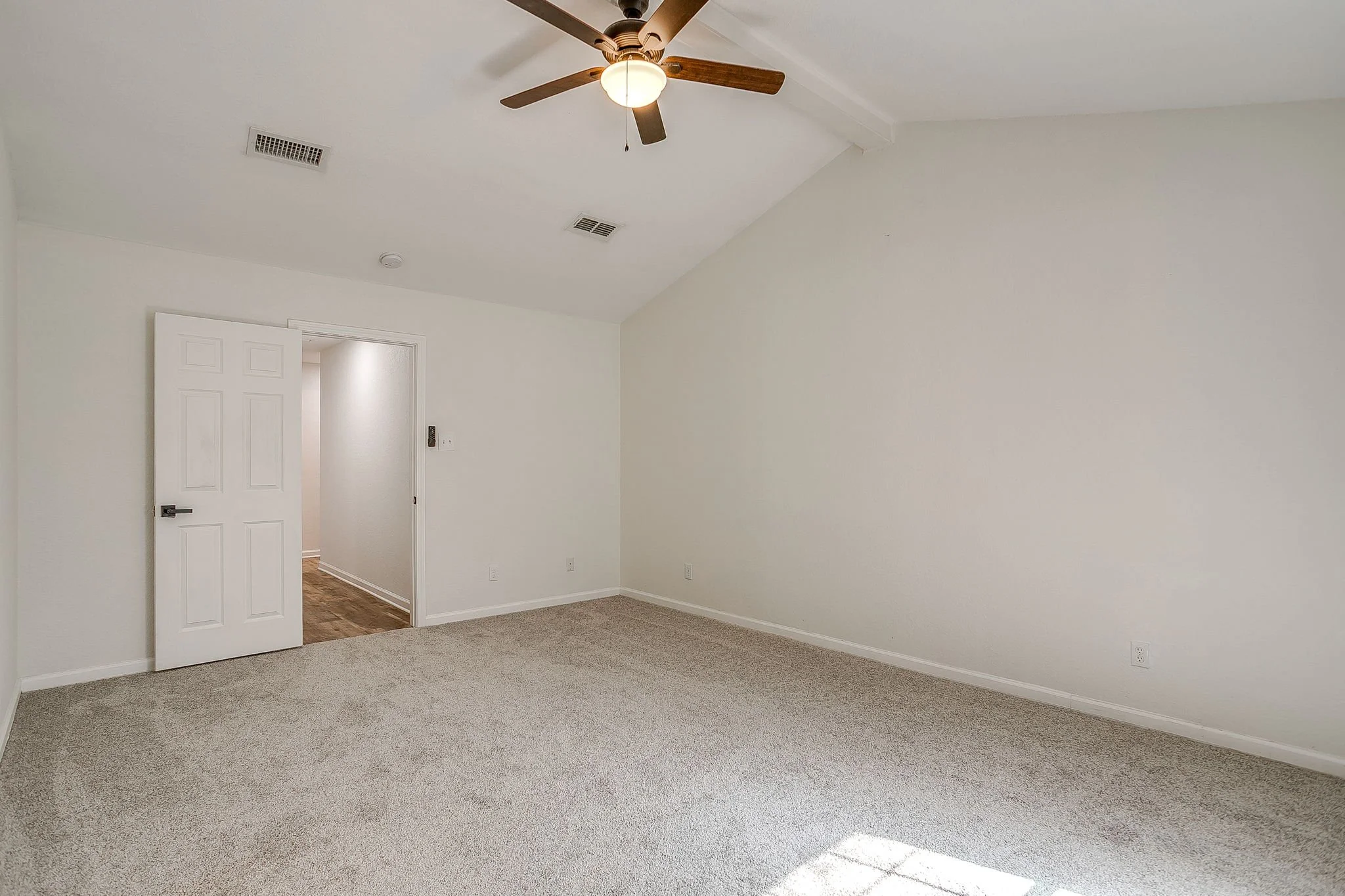 120 Hillside Ct (24 of 46).jpg