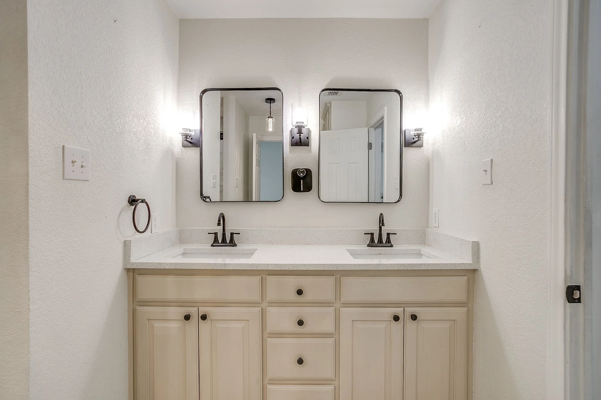 120 Hillside Ct (25 of 46).jpg