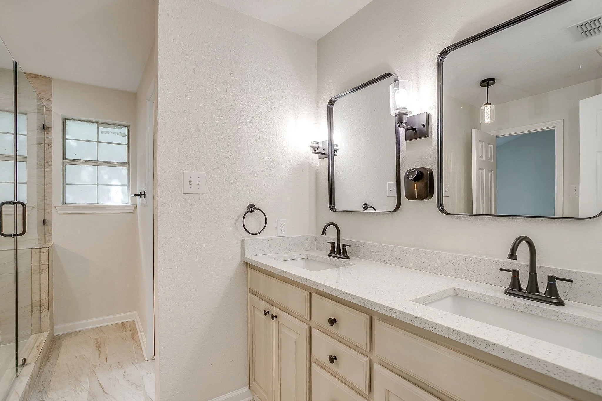 120 Hillside Ct (28 of 46).jpg