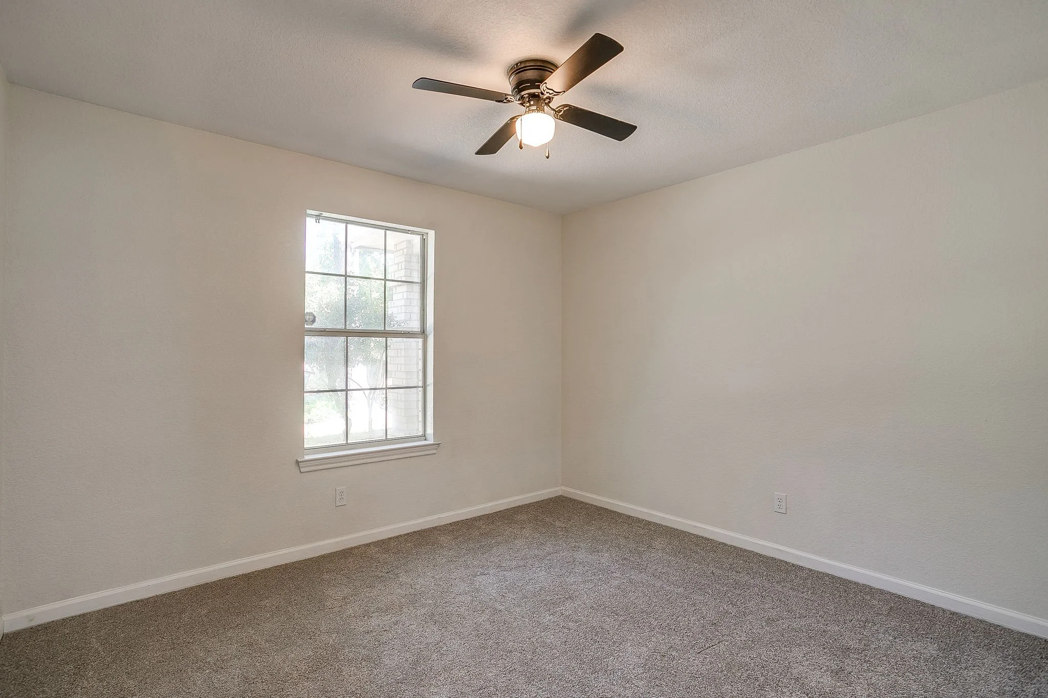 120 Hillside Ct (30 of 46).jpg