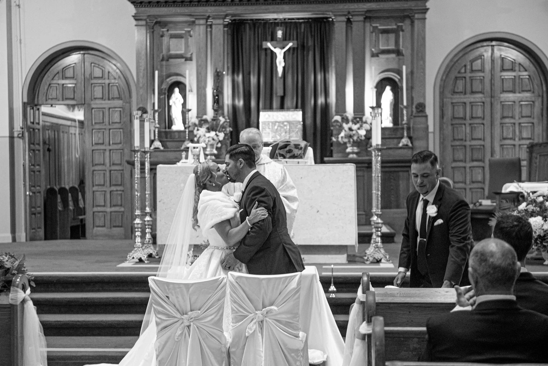💍 Sneak Peek: Vanessa &amp; Kevin
Pure elegance for Vanessa &amp; Kevin! ✨ We are thrilled to share this first look from their magnificent wedding day on Saturday, October 25, 2025.

Their beautiful ceremony took place at the stunning St. Clare Cath