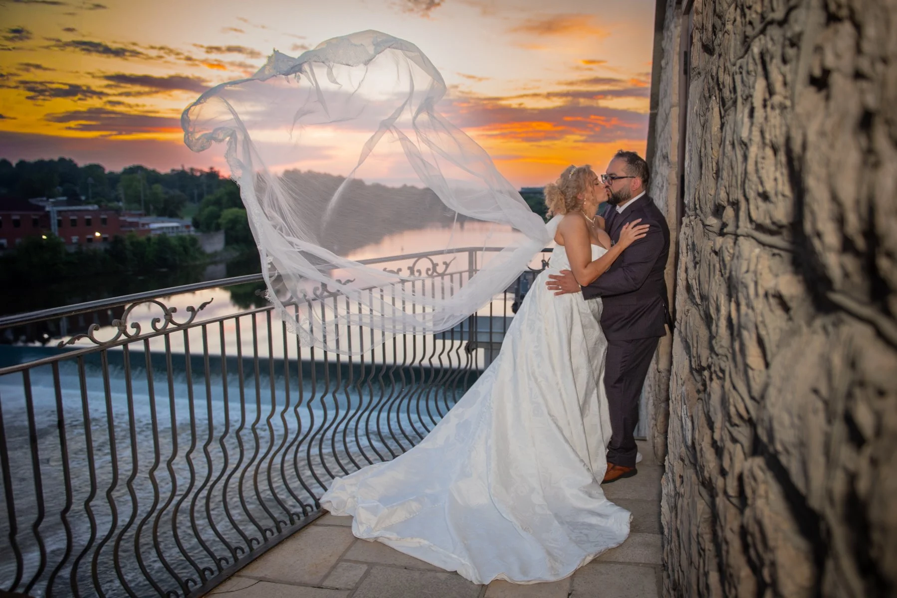 Laura_AlexWEDPROOFS_Sneaks-1.jpg