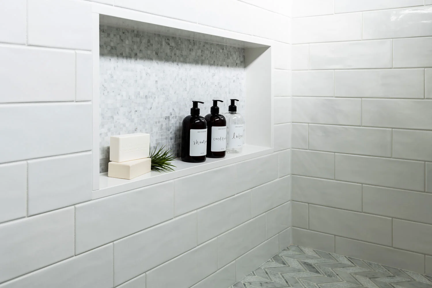 SHOWER NICHE / BATHROOM SHELF /SOAP DISH