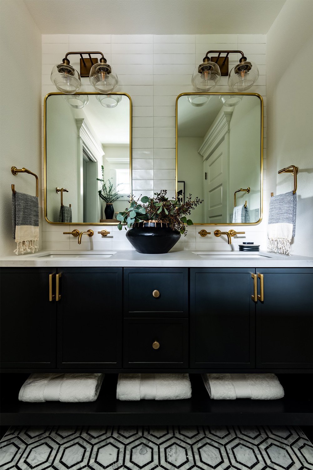 Elegant-Simplicity-Bellevue-Interior-Design-Bellevue-Interior-Designer-Sammamish-House-Girls-Bathroom