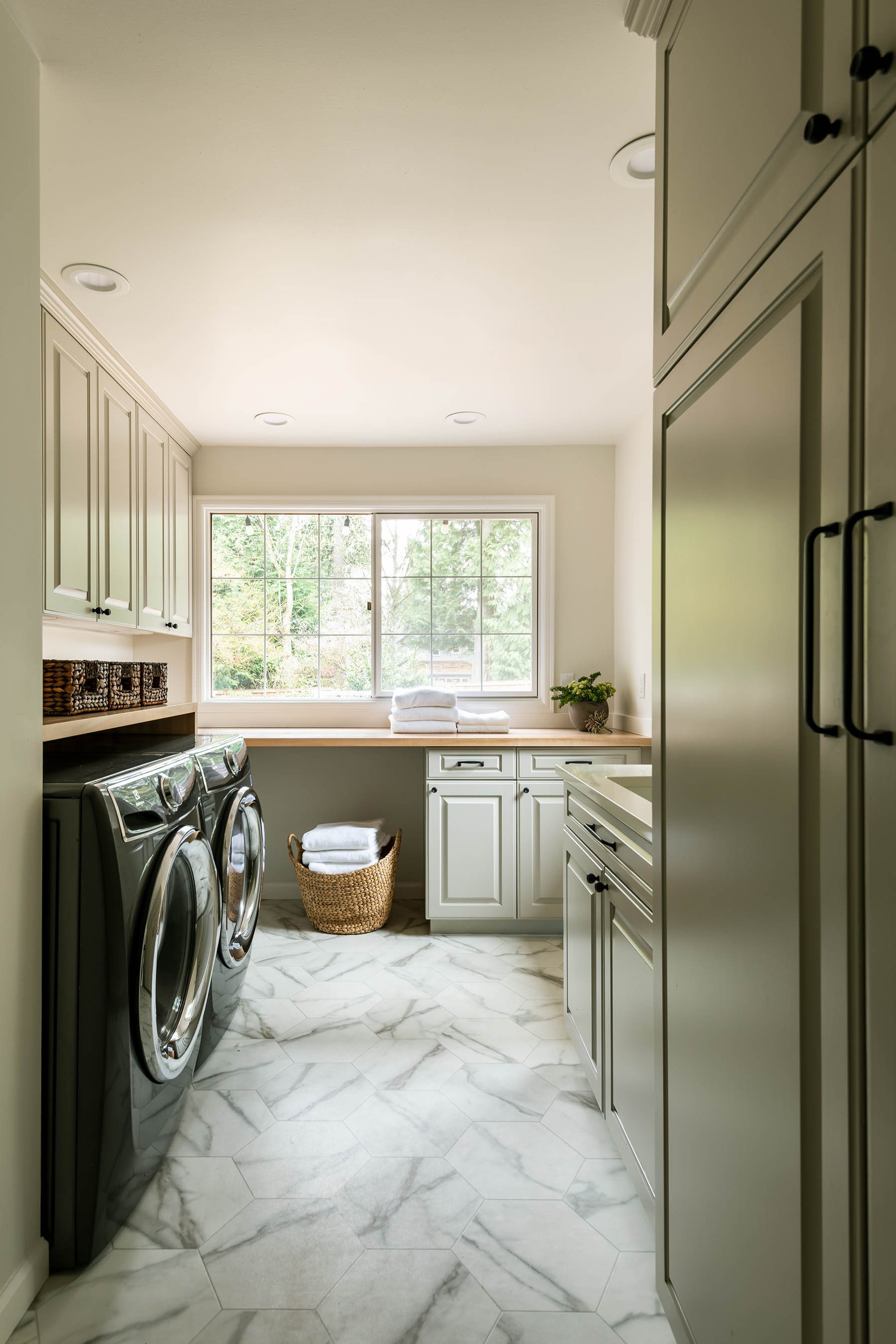 Elegant-Simplicity-Interior-Design-Bellevue-Interior-Designer-Bellevue-Redmond-House-Laundry-Room