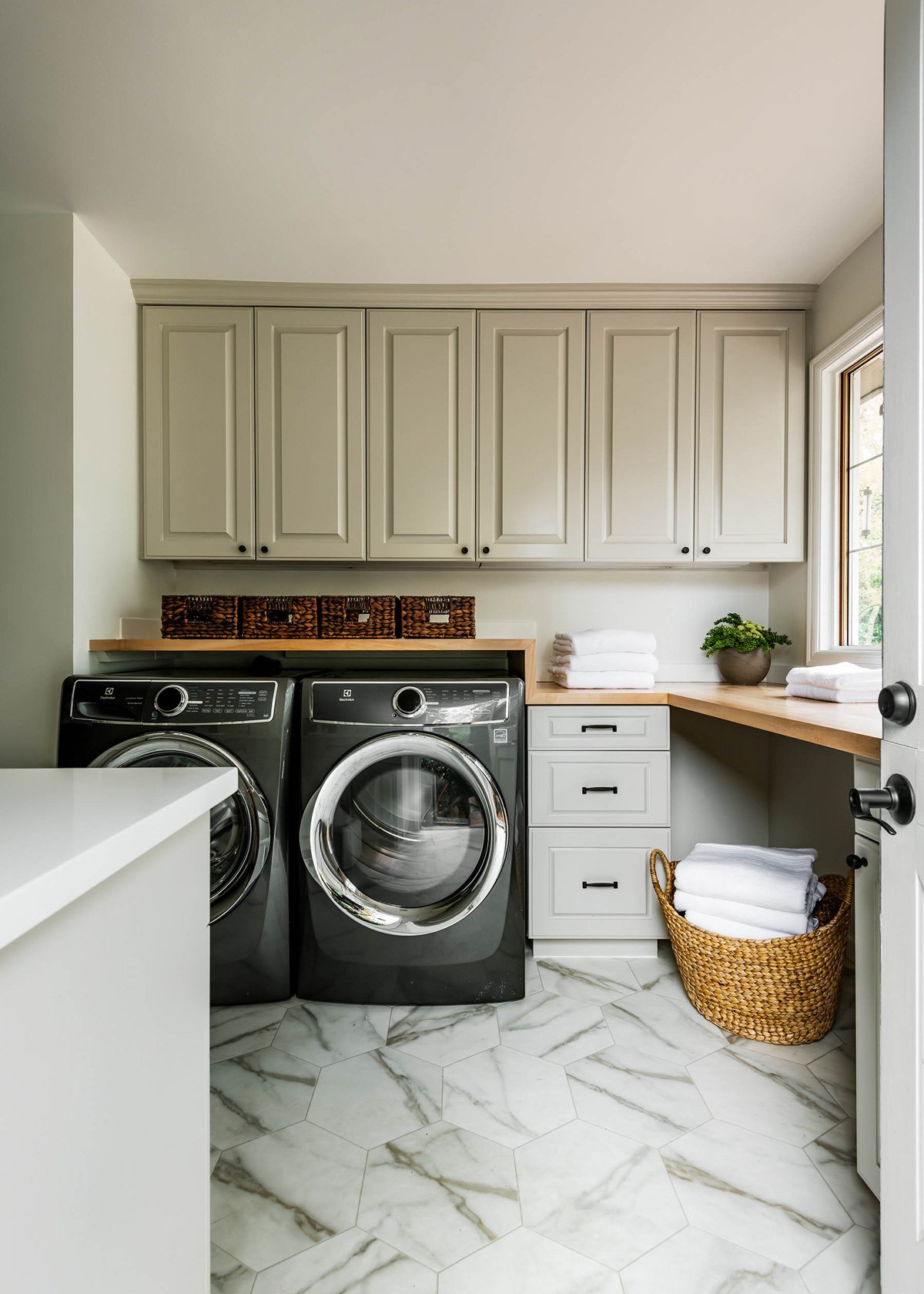 Elegant-Simplicity-Interior-Design-Bellevue-Interior-Designer-Bellevue-Redmond-House-Laundry-Room