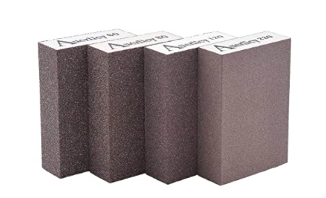 Für den letzten Schritt dieser Anleitung zur Herstellung von Pflanzgefäßen aus Beton brauchst du Sandpapier.