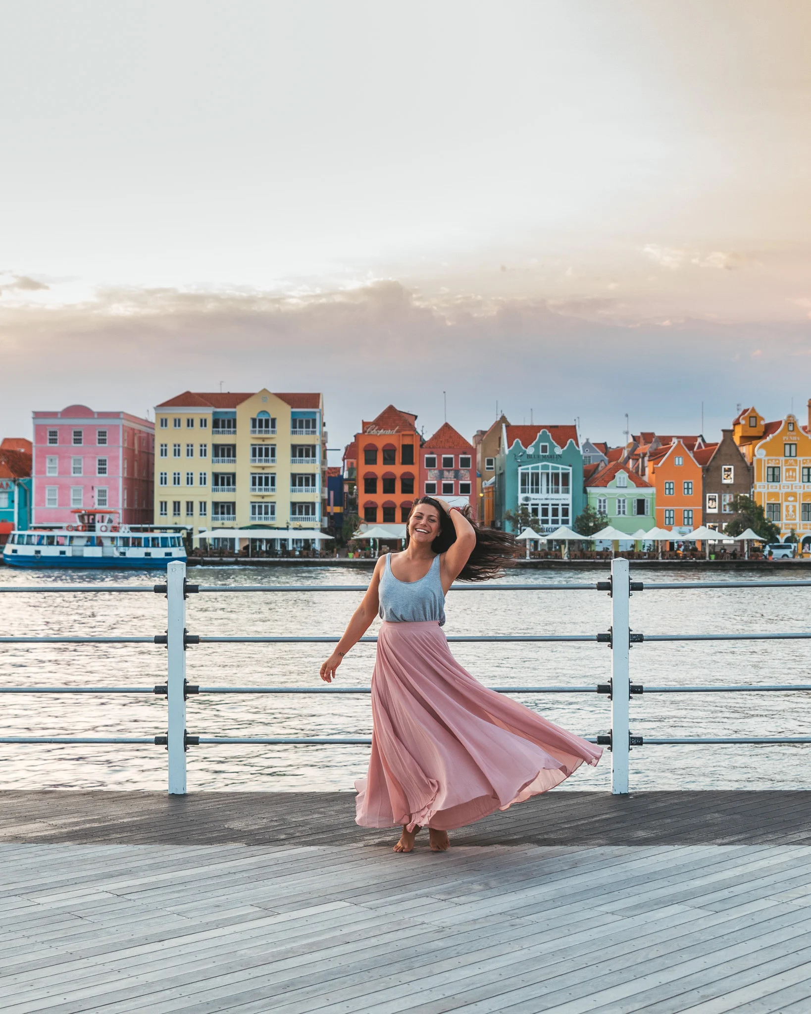 The Queen Emma Bridge of Willemstad, Curaçao // 20 Photos to Show You Why Curaçao Needs to Be On Your Travel Radar // www.readysetjetset.net #readysetjetset #curacao #caribbean #beach #ocean #paradise #travel