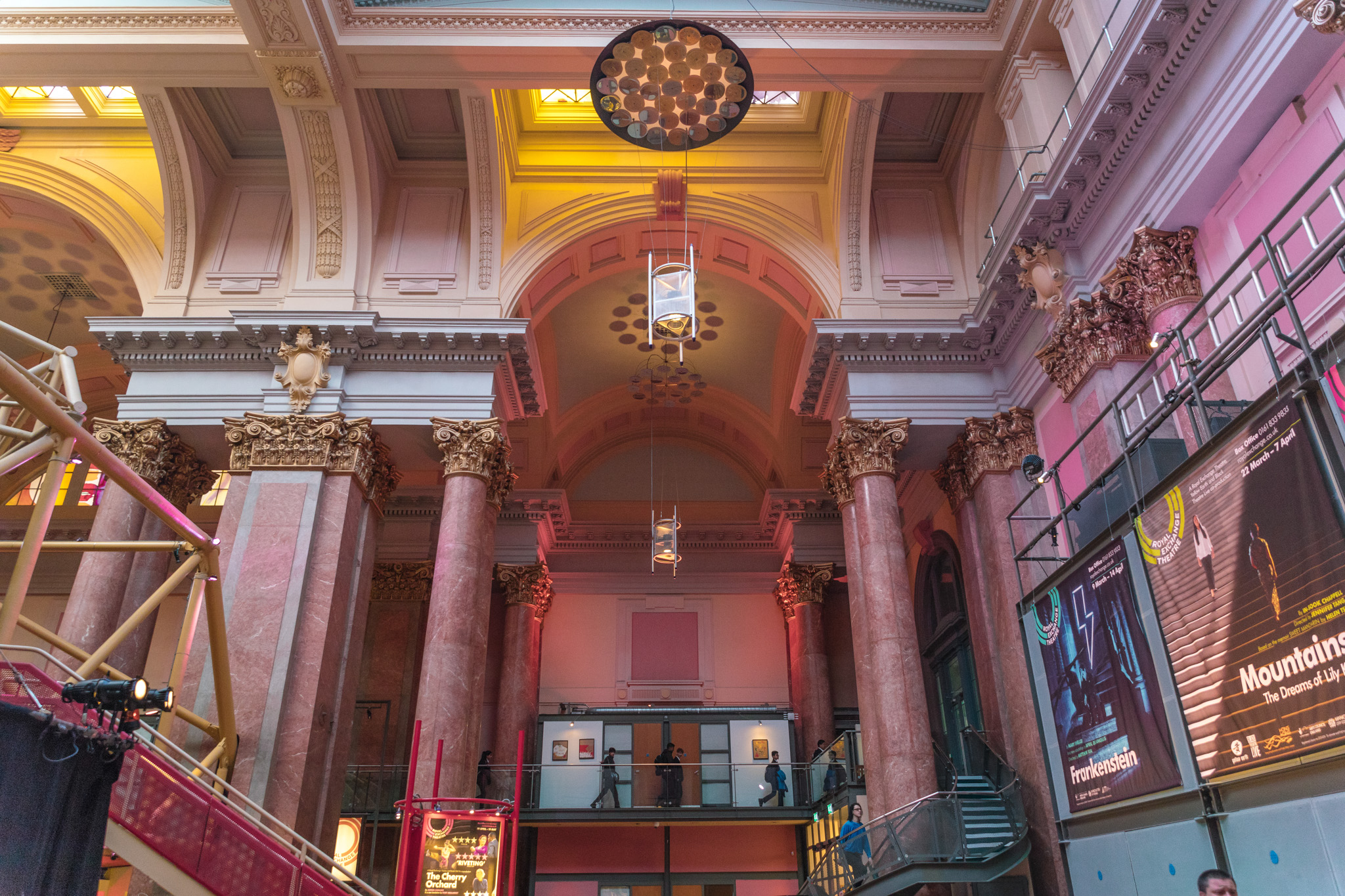 The pink marble of the Royal Exchange Theatre in Manchester // 11 INSTAGRAM-WORTHY PHOTO SPOTS IN MANCHESTER, ENGLAND // www.readysetjetset.net #readysetjetset #manchester #england #uk #unitedkingdom #cityguide #travel