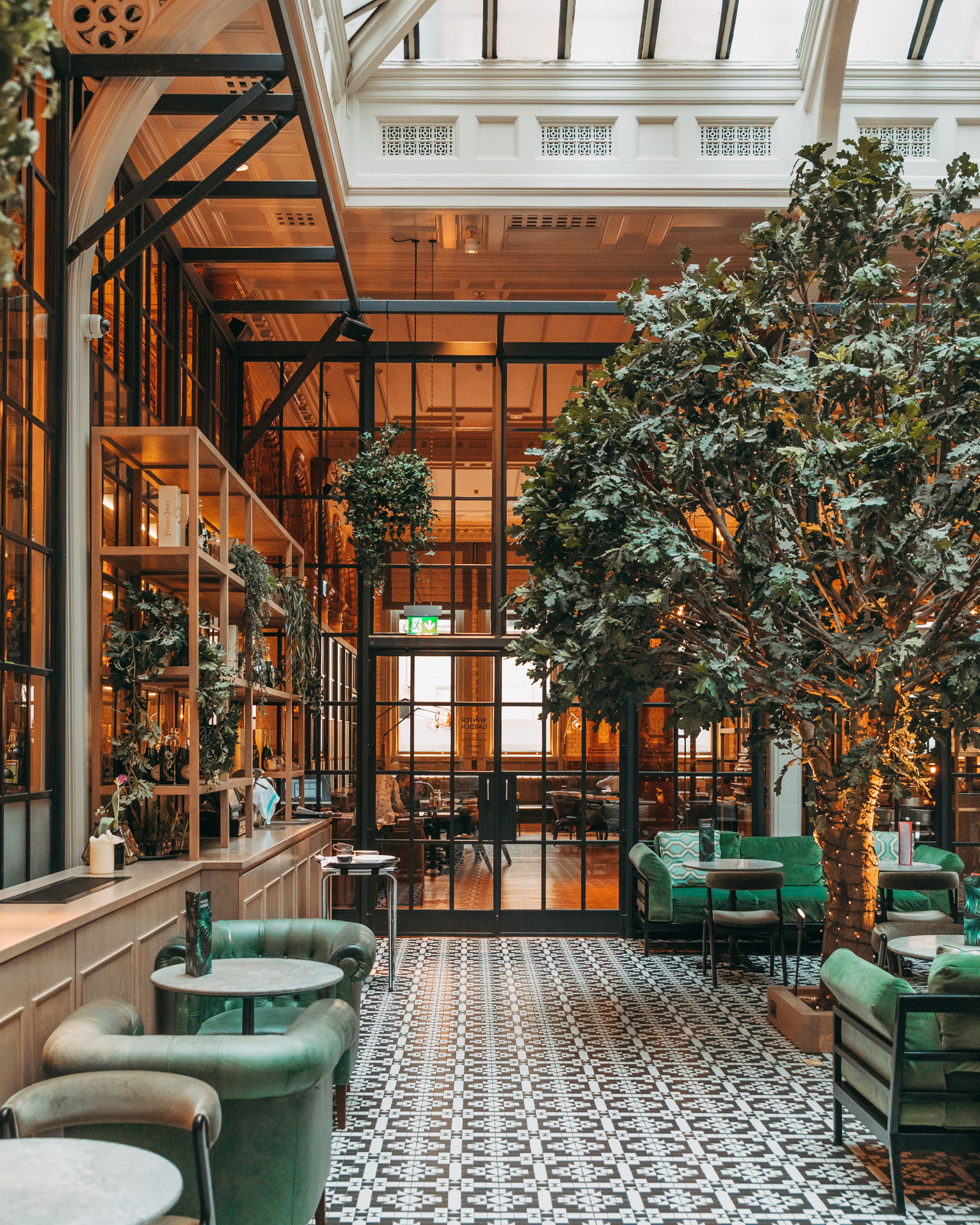 The Refuge in Manchester // 11 INSTAGRAM-WORTHY PHOTO SPOTS IN MANCHESTER, ENGLAND // www.readysetjetset.net #readysetjetset #manchester #england #uk #unitedkingdom #cityguide #travel
